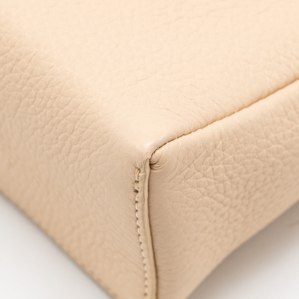 loro-piana-extra-pocket-l19-grained-calfskin-light-pink-shw