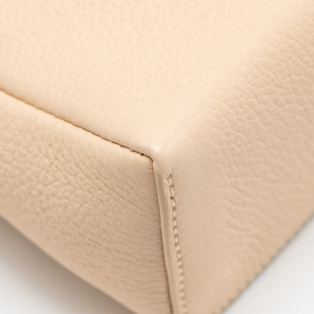loro-piana-extra-pocket-l19-grained-calfskin-light-pink-shw