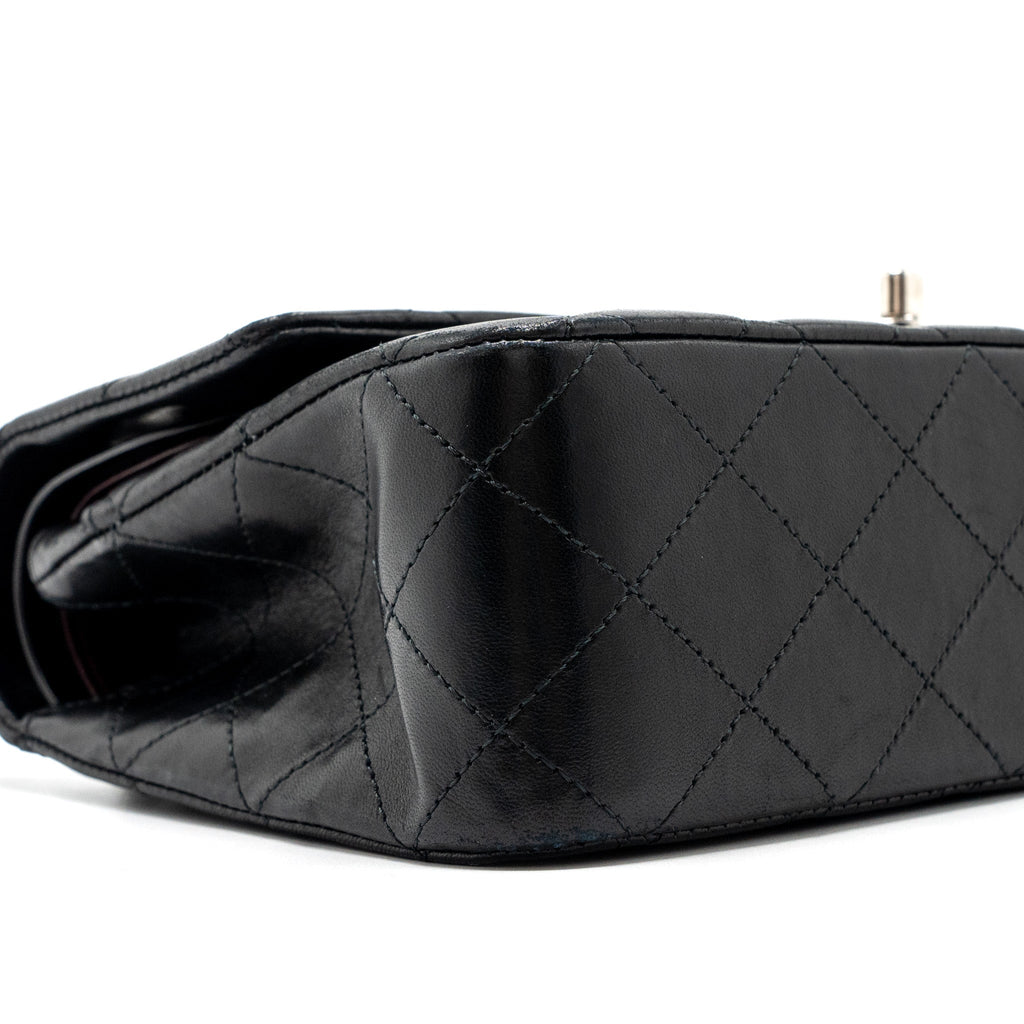 chanel-medium-classic-double-flap-bag-lambskin-black-shw-copy