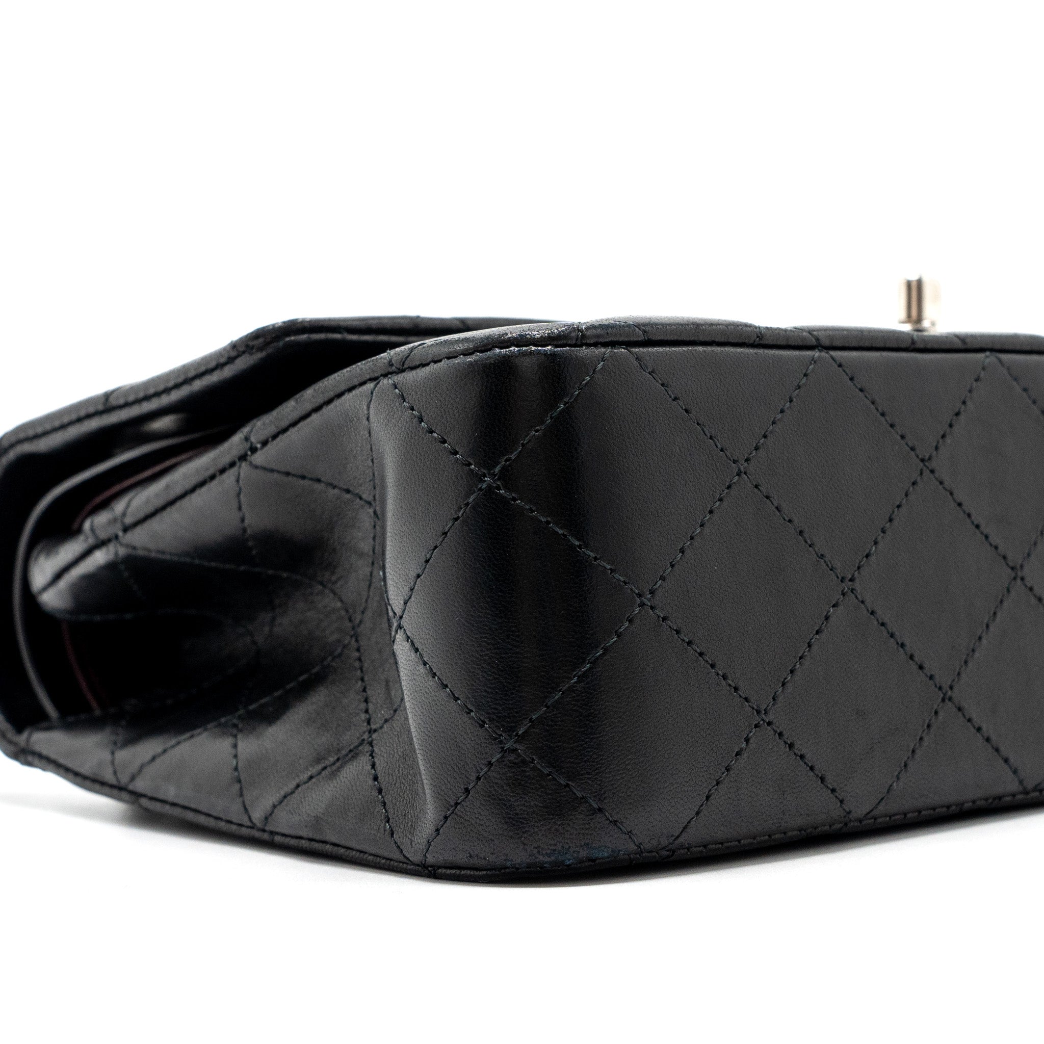 chanel-medium-classic-double-flap-bag-lambskin-black-shw-copy