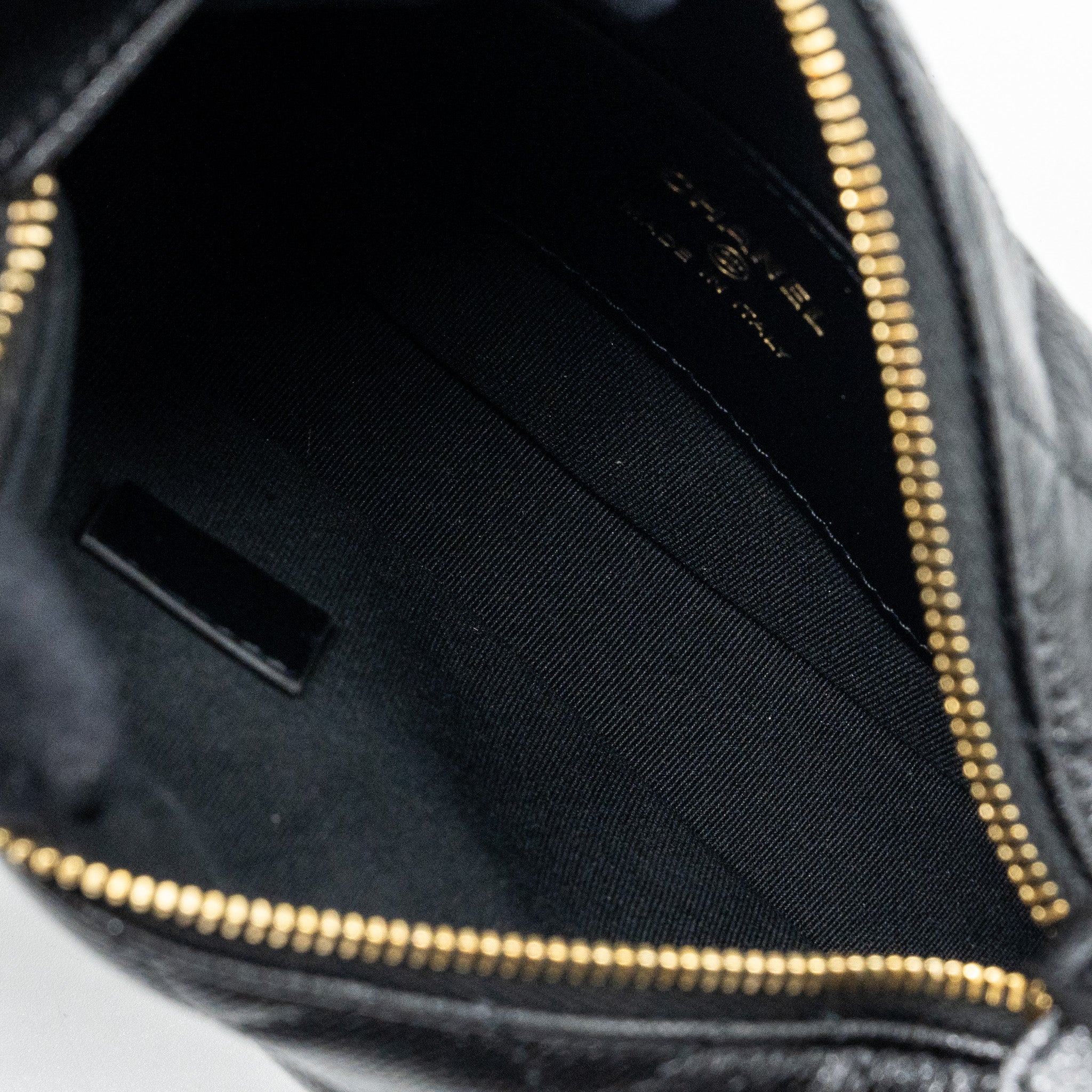 chanel-23b-round-clutch-caviar-black-ghw-microchip