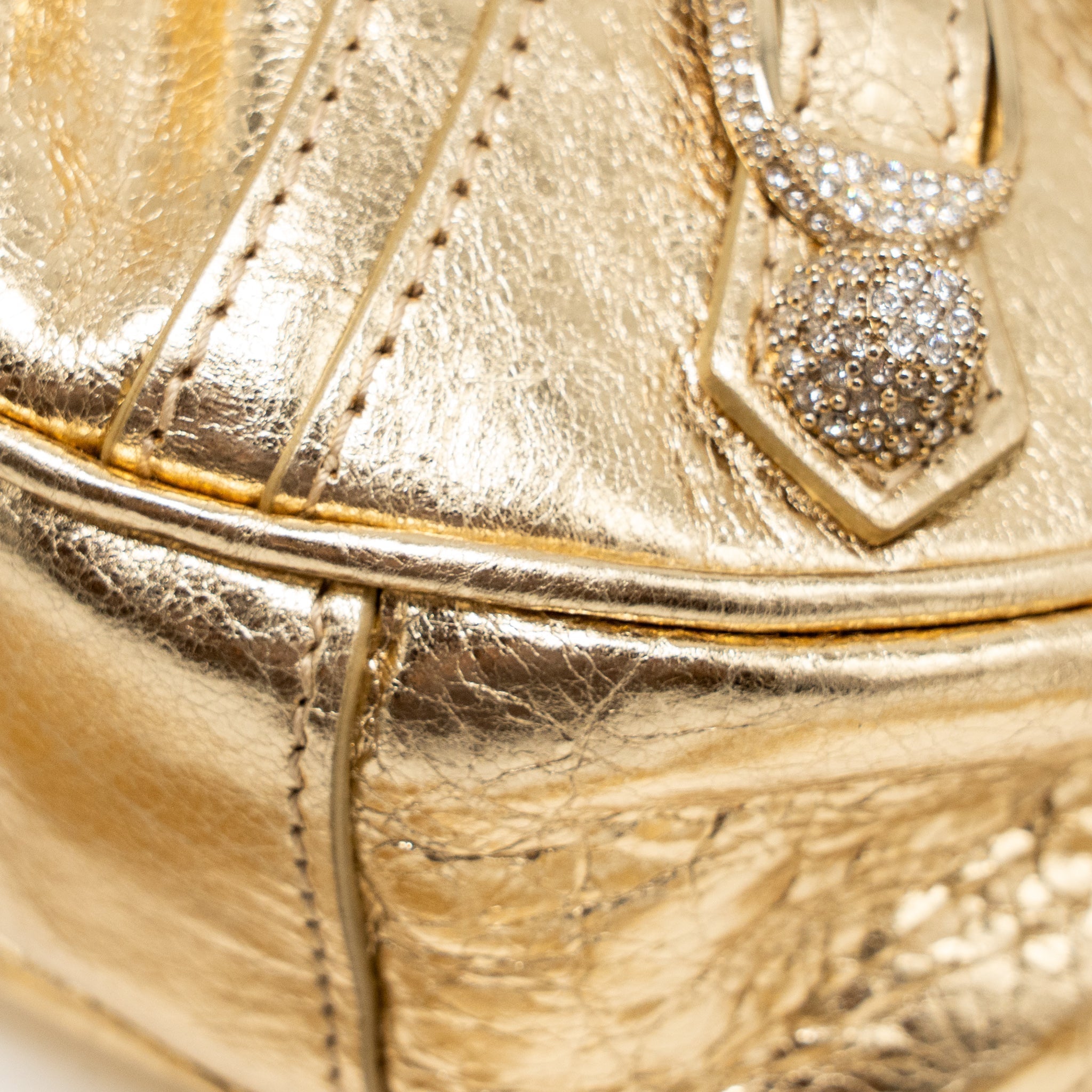 balenciaga-le-cagole-xs-shoulder-bag-arena-cracked-lambskin-gold-ghw