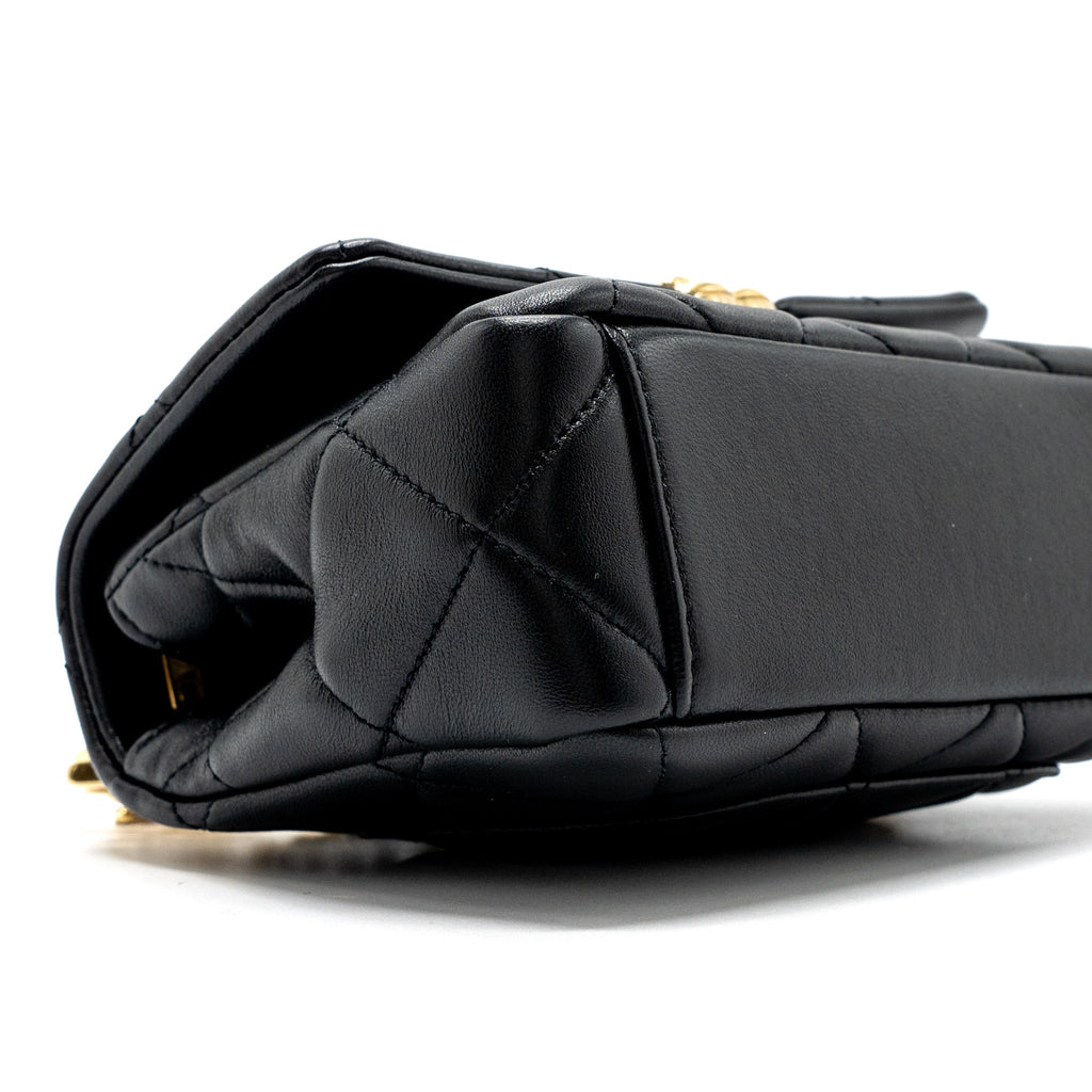 chanel-logo-chain-handle-flap-bag-lambskin-black-ghwmicrochip