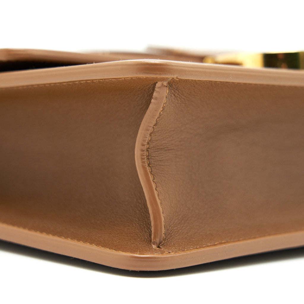 dior-30-montaigne-medium-bag-calfskin-caramel