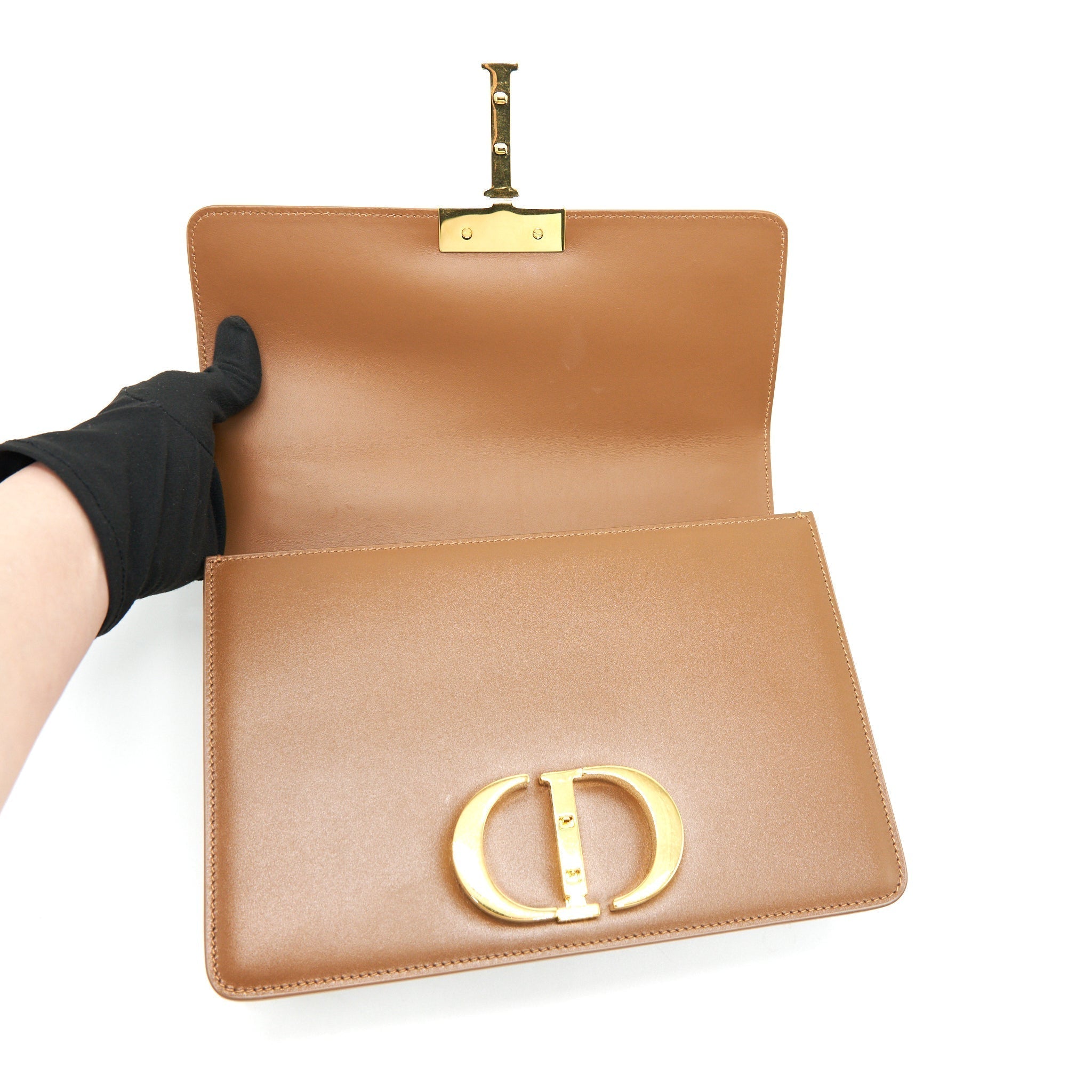 dior-30-montaigne-medium-bag-calfskin-caramel