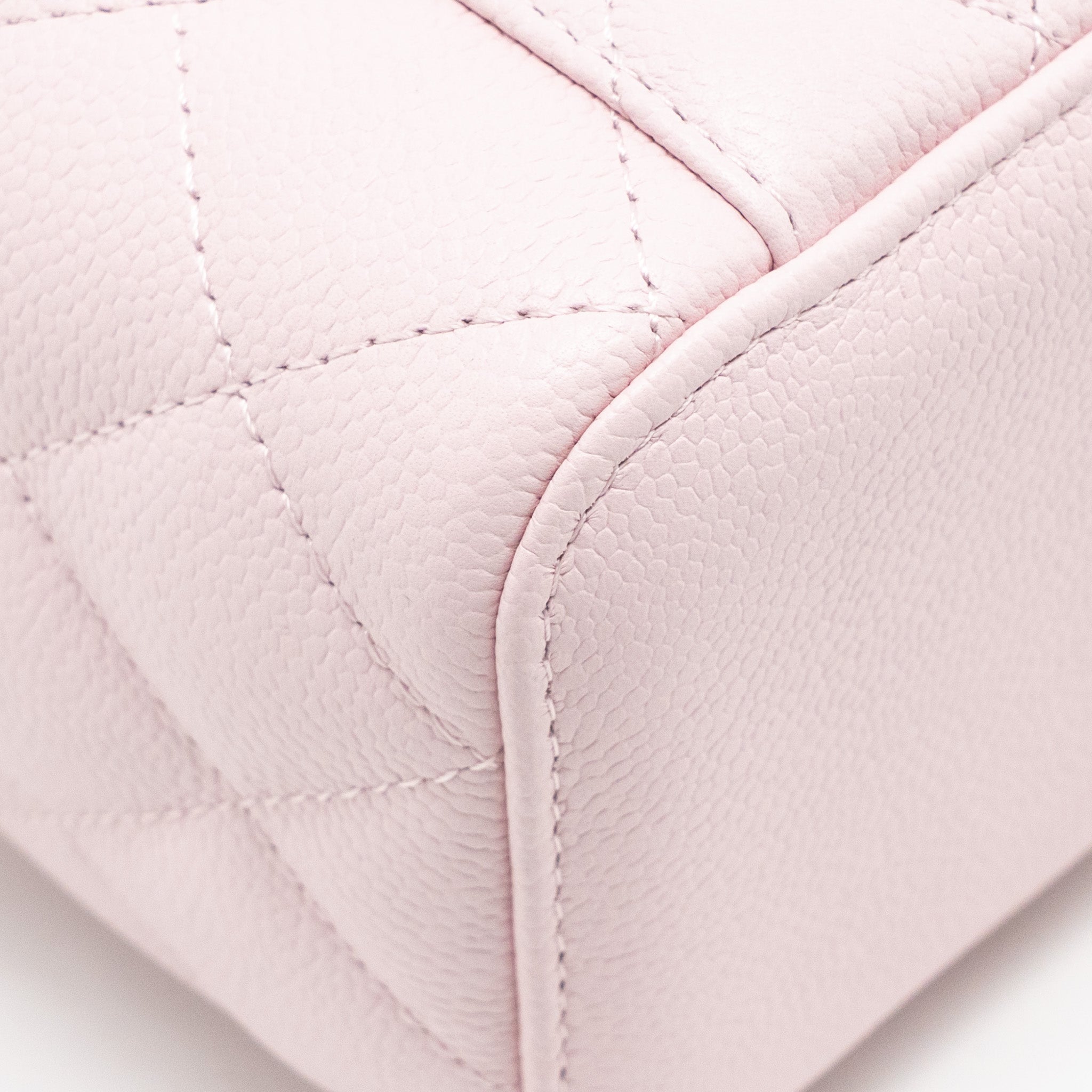 chanel-22p-long-vanity-case-with-logo-chain-light-pink-caviar-lghw