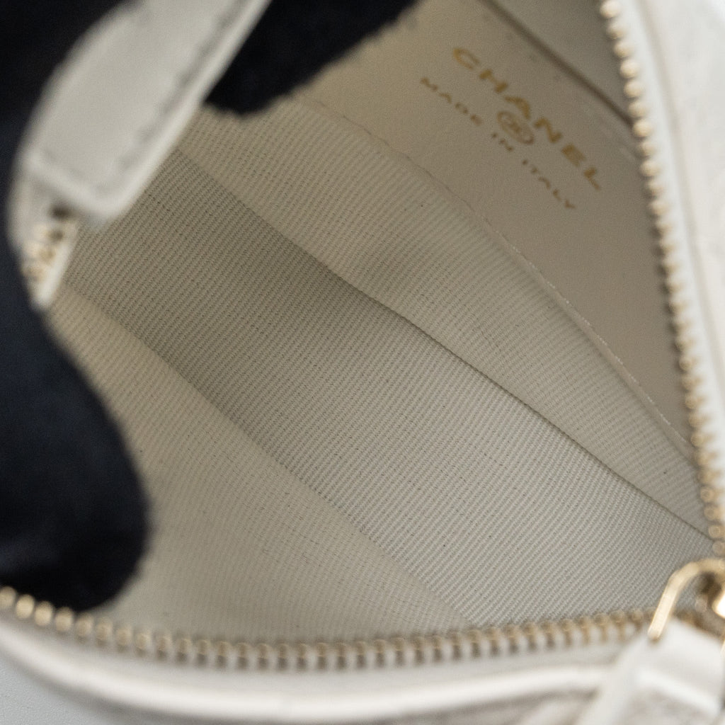 chanel-23c-round-clutch-lambskin-white-lghw-microchip