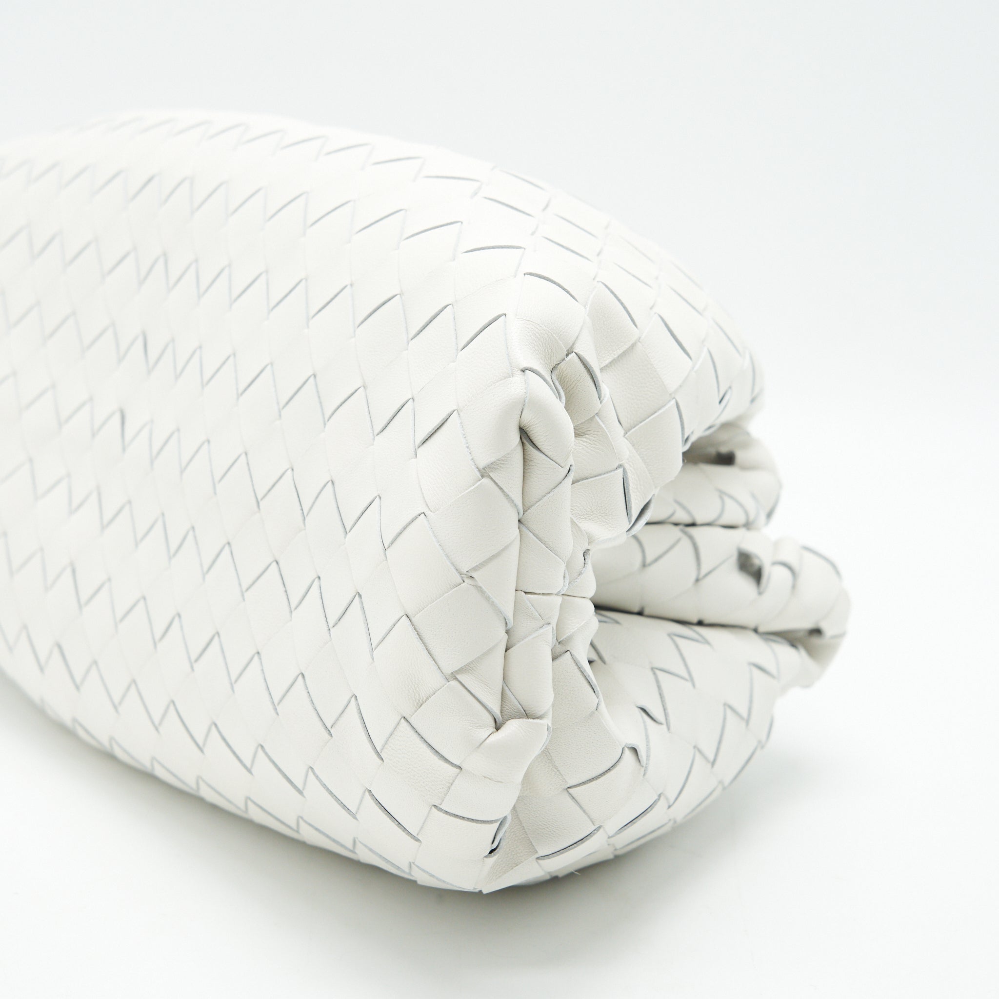 bottega-veneta-intrecciato-pouch-in-white