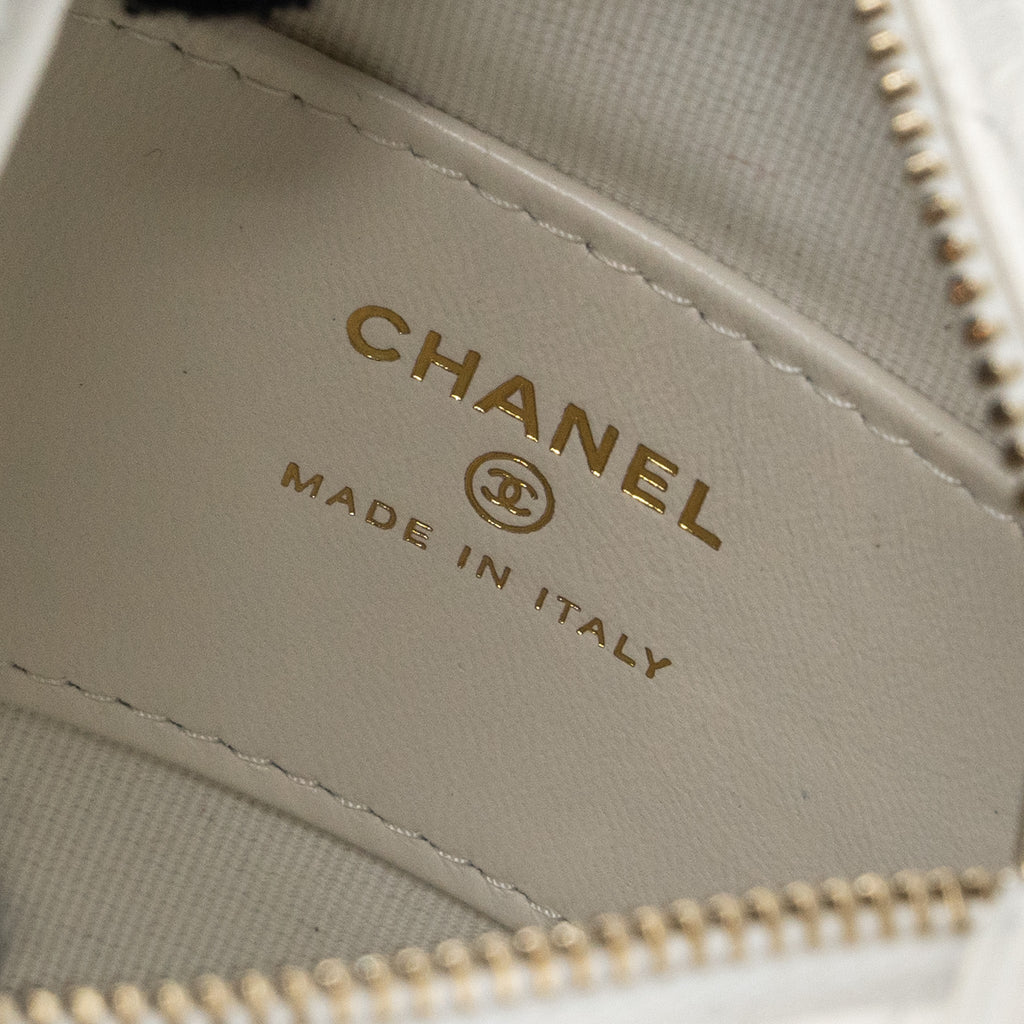 chanel-23c-round-clutch-lambskin-white-lghw-microchip