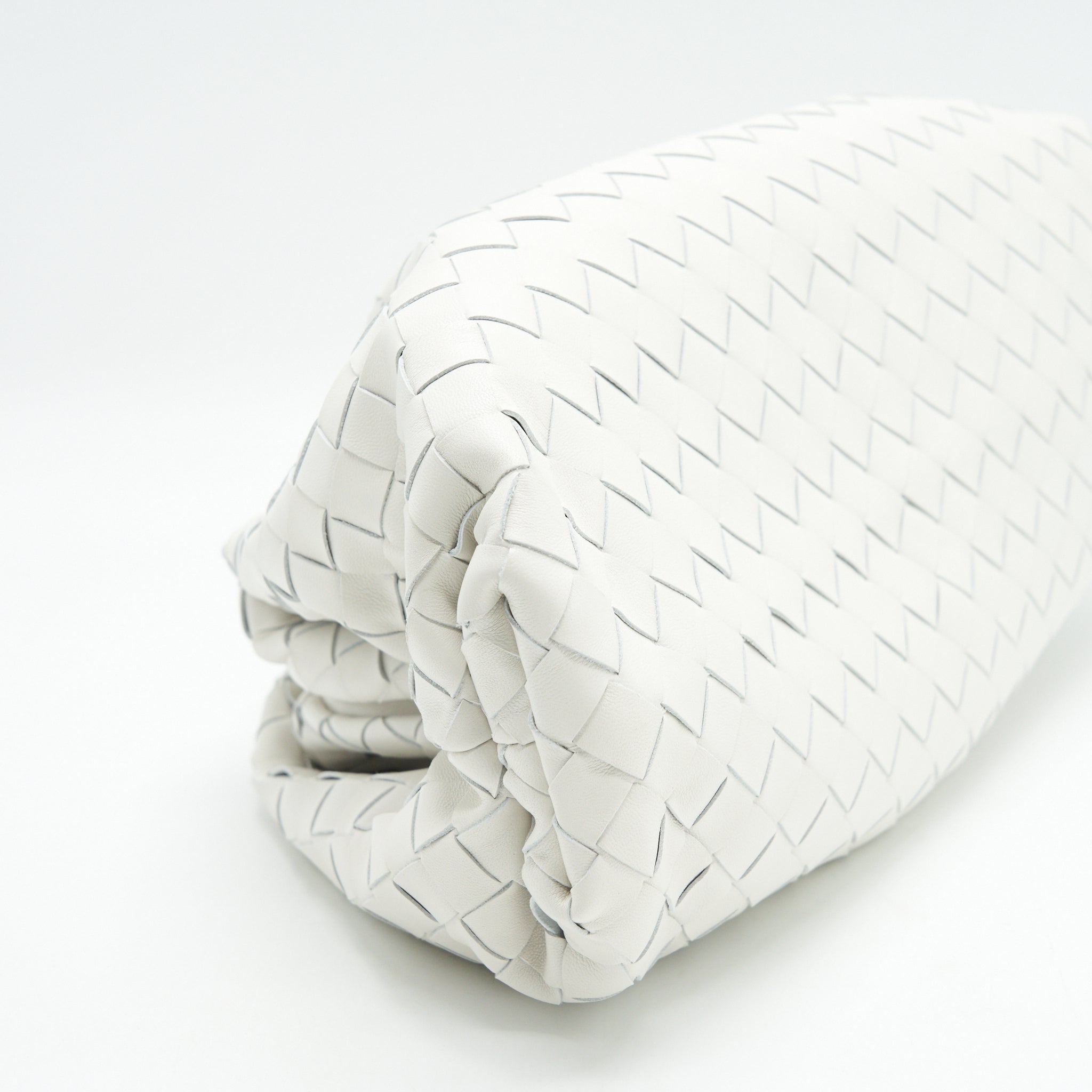 bottega-veneta-intrecciato-pouch-in-white