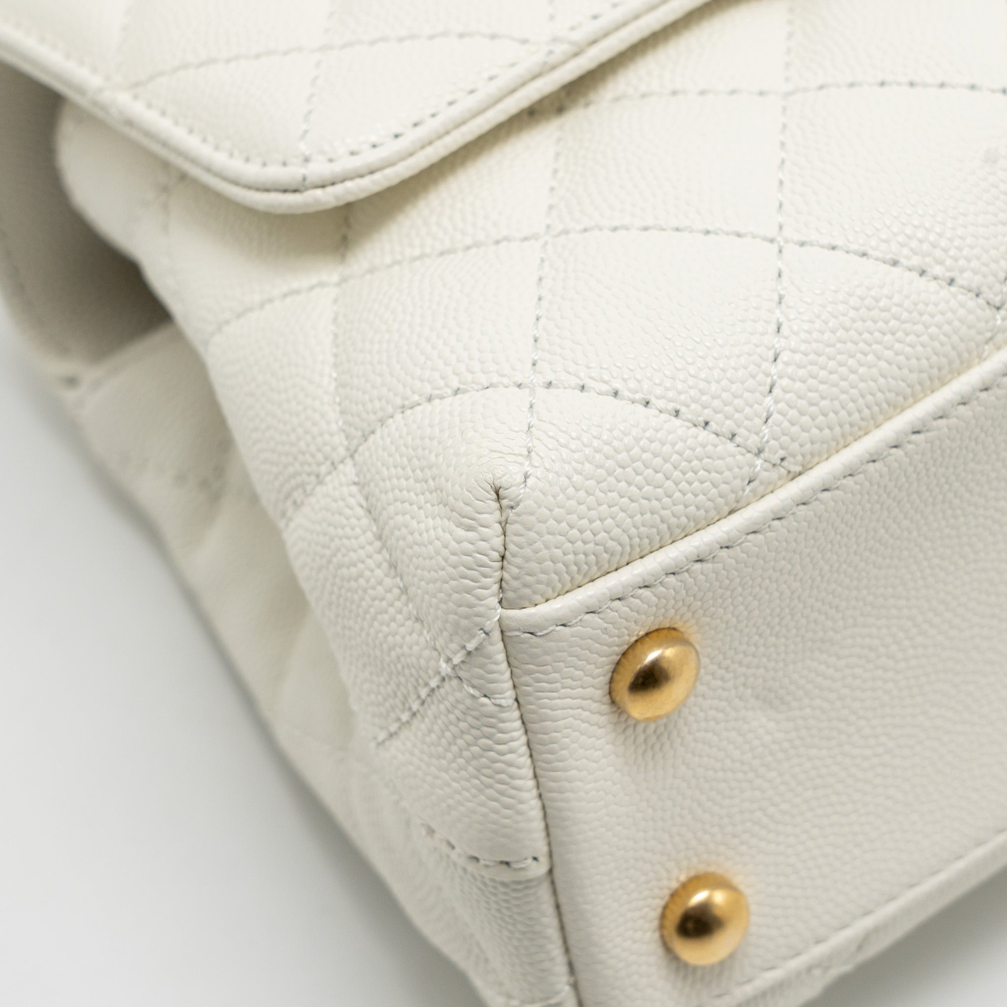chanel-detailed-top-handle-small-coco-handle-caviar-white-ghw-microchip