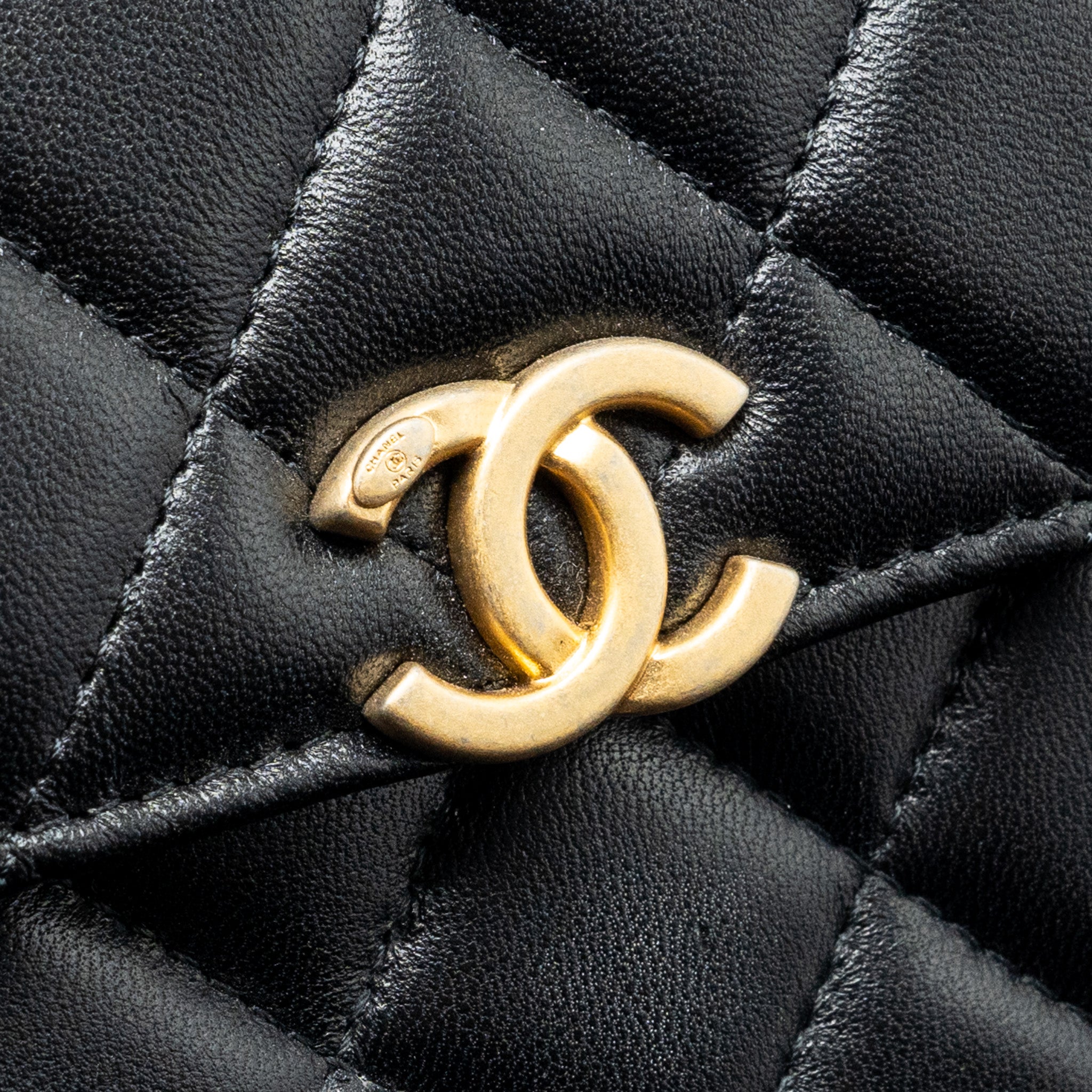 chanel-22b-enamel-top-handle-mini-flap-bag-lambskin-black-ghw-microchip-copy