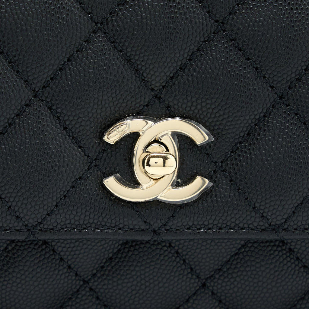 chanel-coco-handle-caviar-black-lghwmicrochip