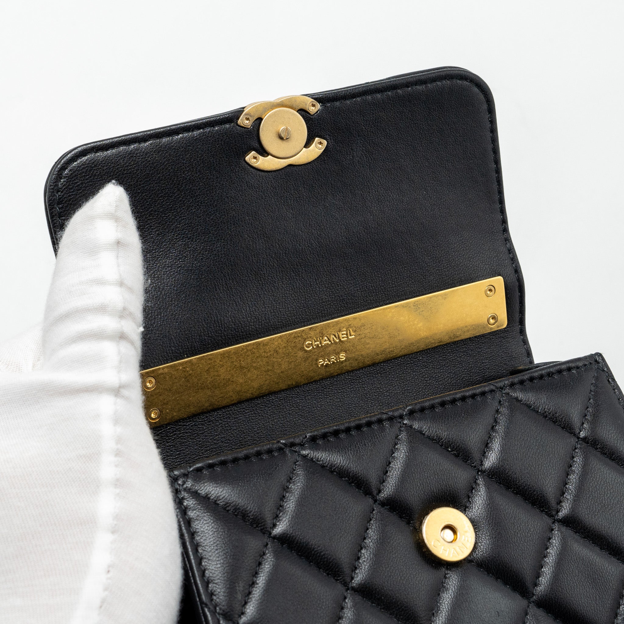 chanel-22b-enamel-top-handle-mini-flap-bag-lambskin-black-ghw-microchip-copy