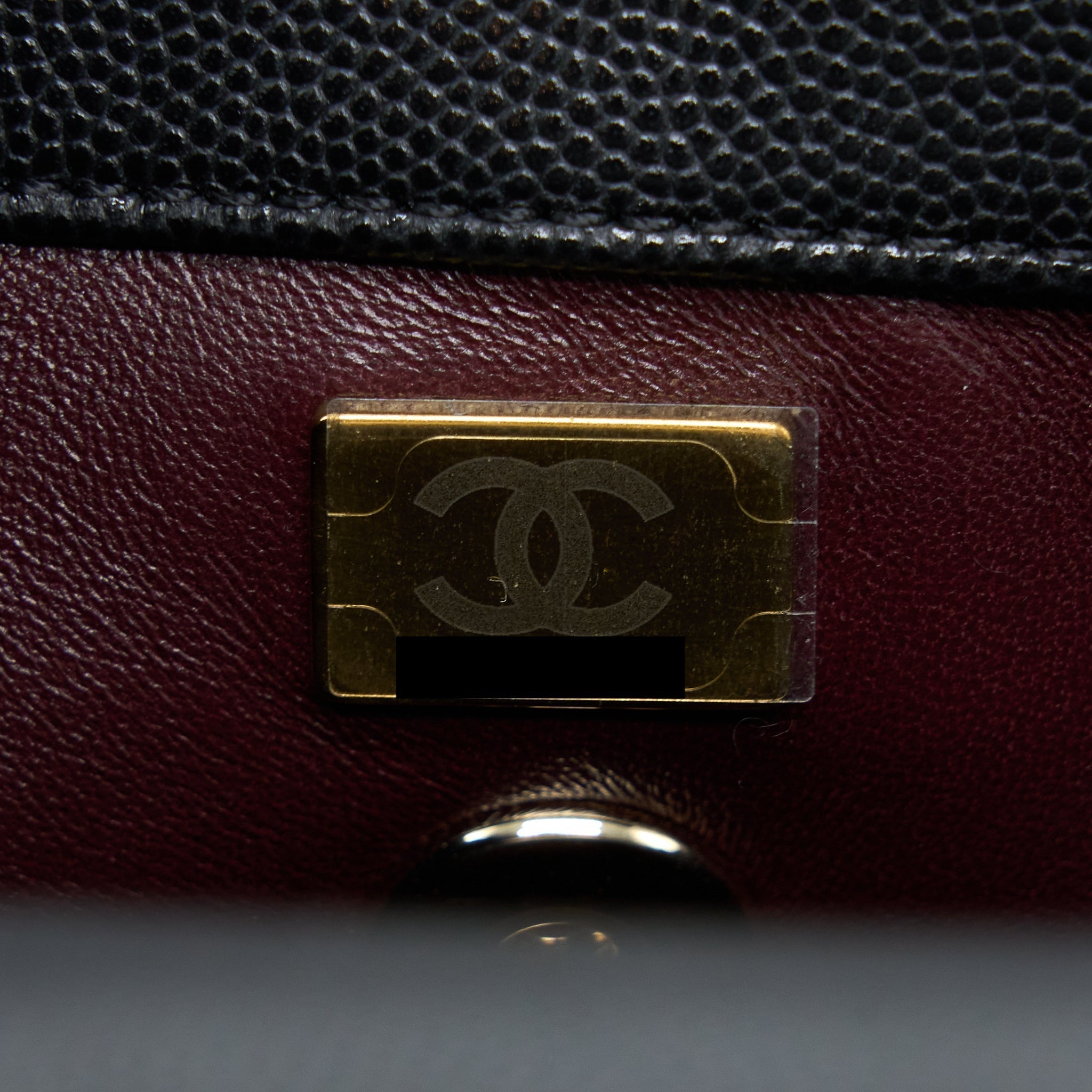 chanel-coco-handle-caviar-black-lghwmicrochip