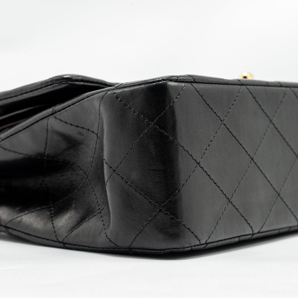chanel-medium-classic-double-flap-bag-lambskin-black-ghw-copy-1