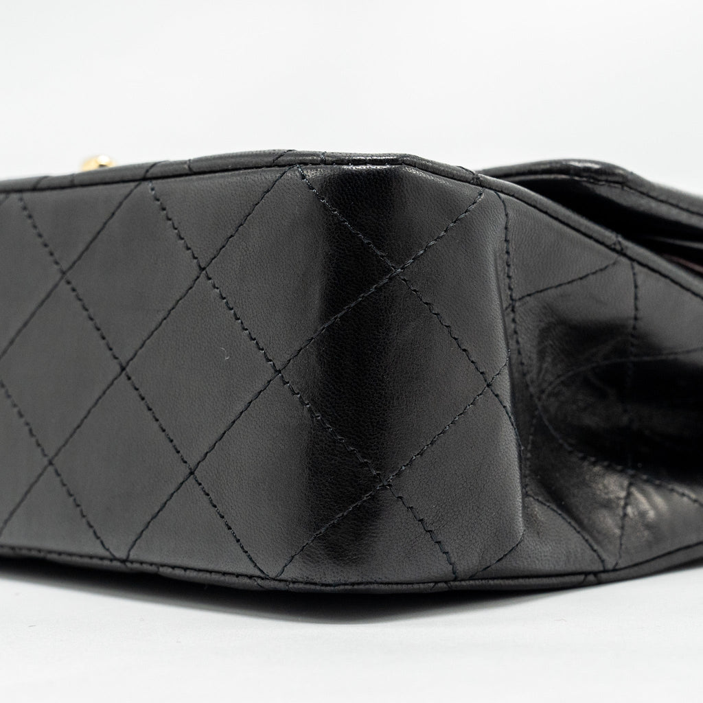 chanel-medium-classic-double-flap-bag-lambskin-black-ghw-copy-1