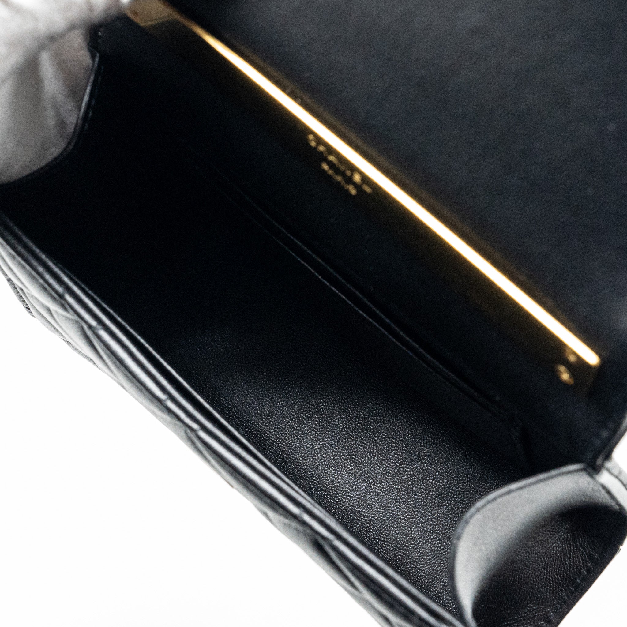 chanel-22b-enamel-top-handle-mini-flap-bag-lambskin-black-ghw-microchip-copy
