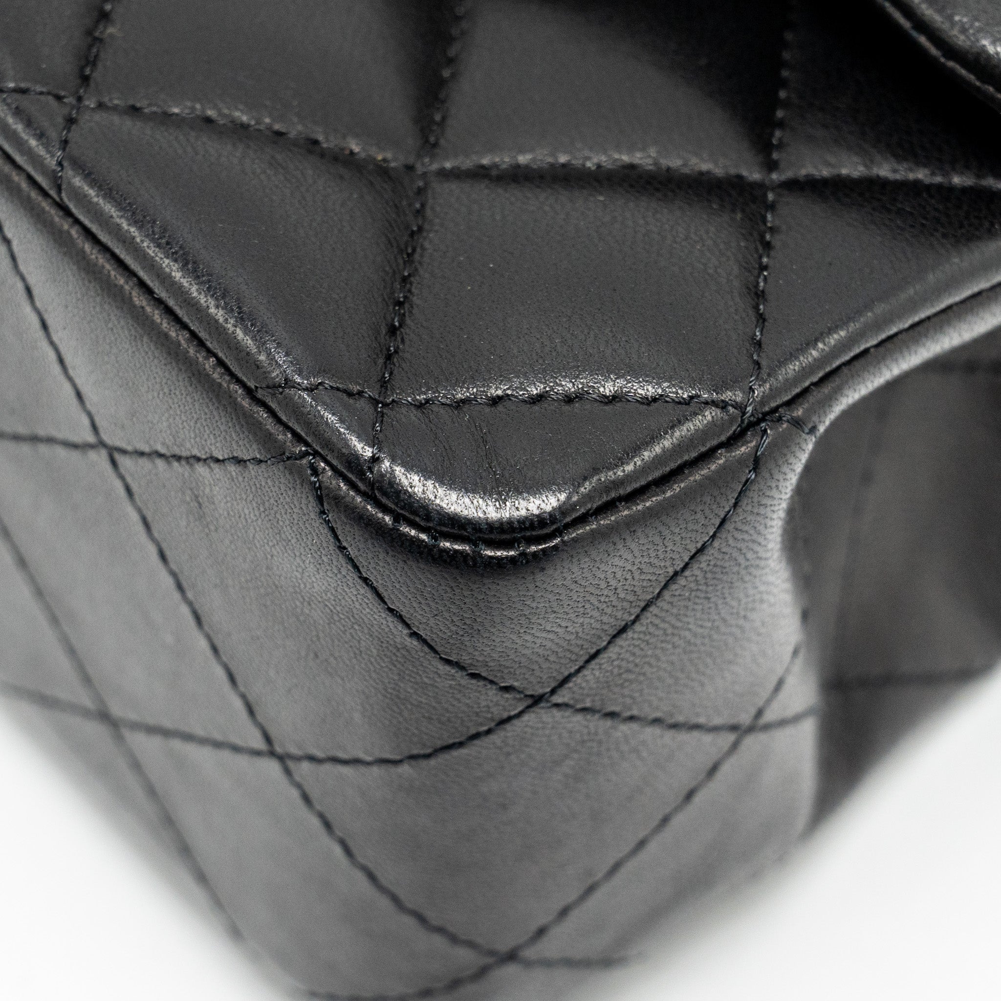 chanel-medium-classic-double-flap-bag-lambskin-black-ghw-copy-1