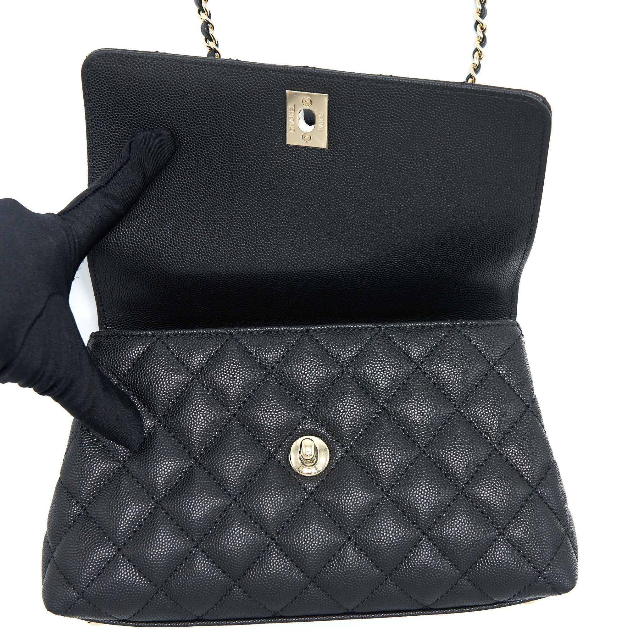 chanel-coco-handle-caviar-black-lghwmicrochip