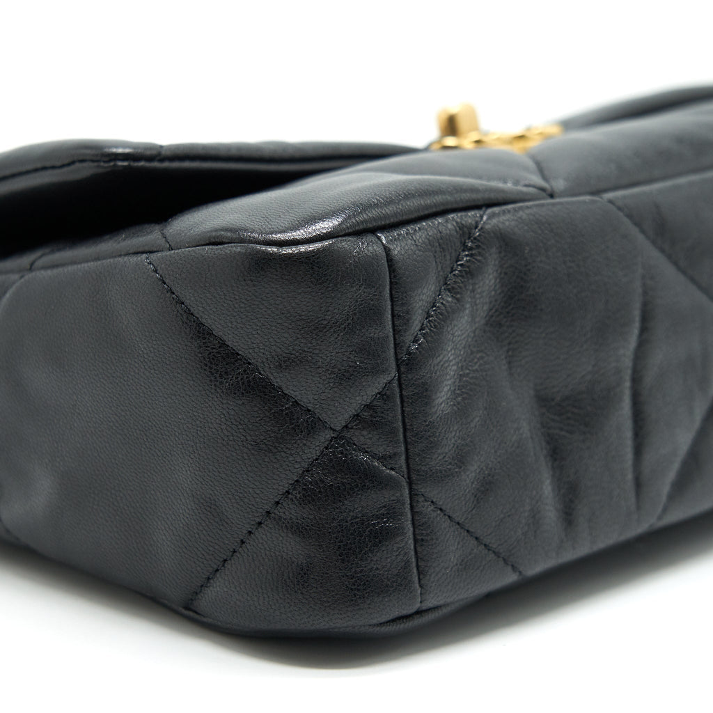 chanel-19-small-in-black-goatskin-leather-1