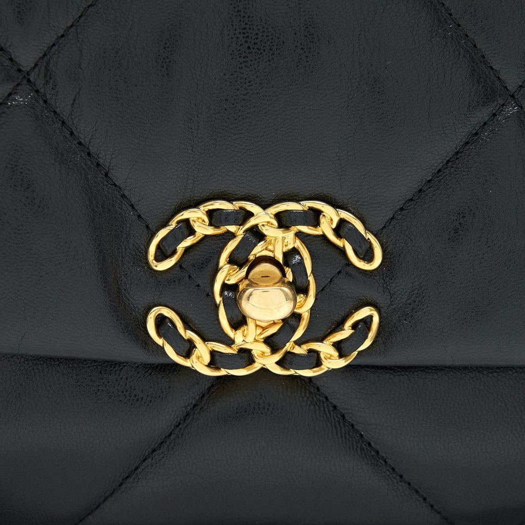 chanel-19-small-in-black-goatskin-leather-1