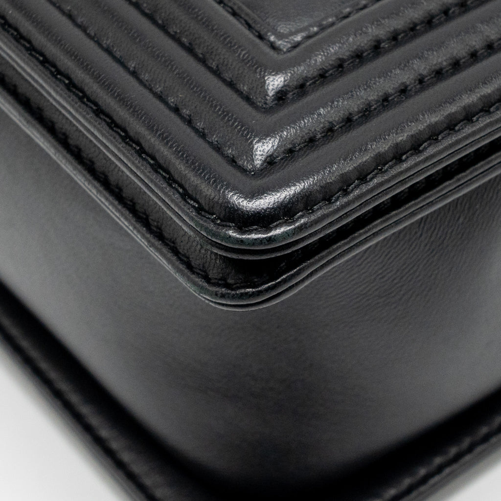chanel-medium-boy-bag-lambskin-black-ruthenium-hardware-1
