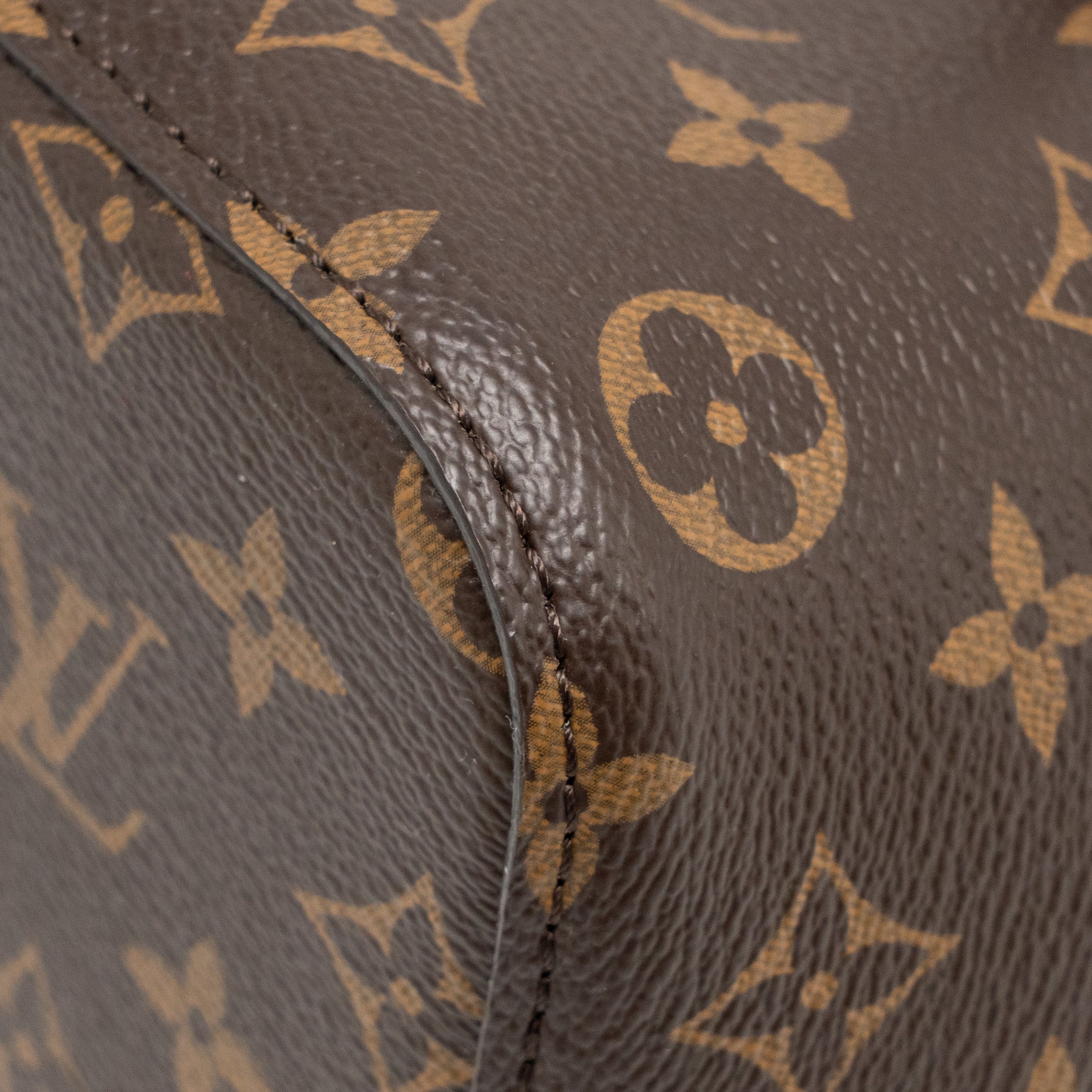 louis-vuitton-neo-noe-monogram-canvas-black-ghw-4