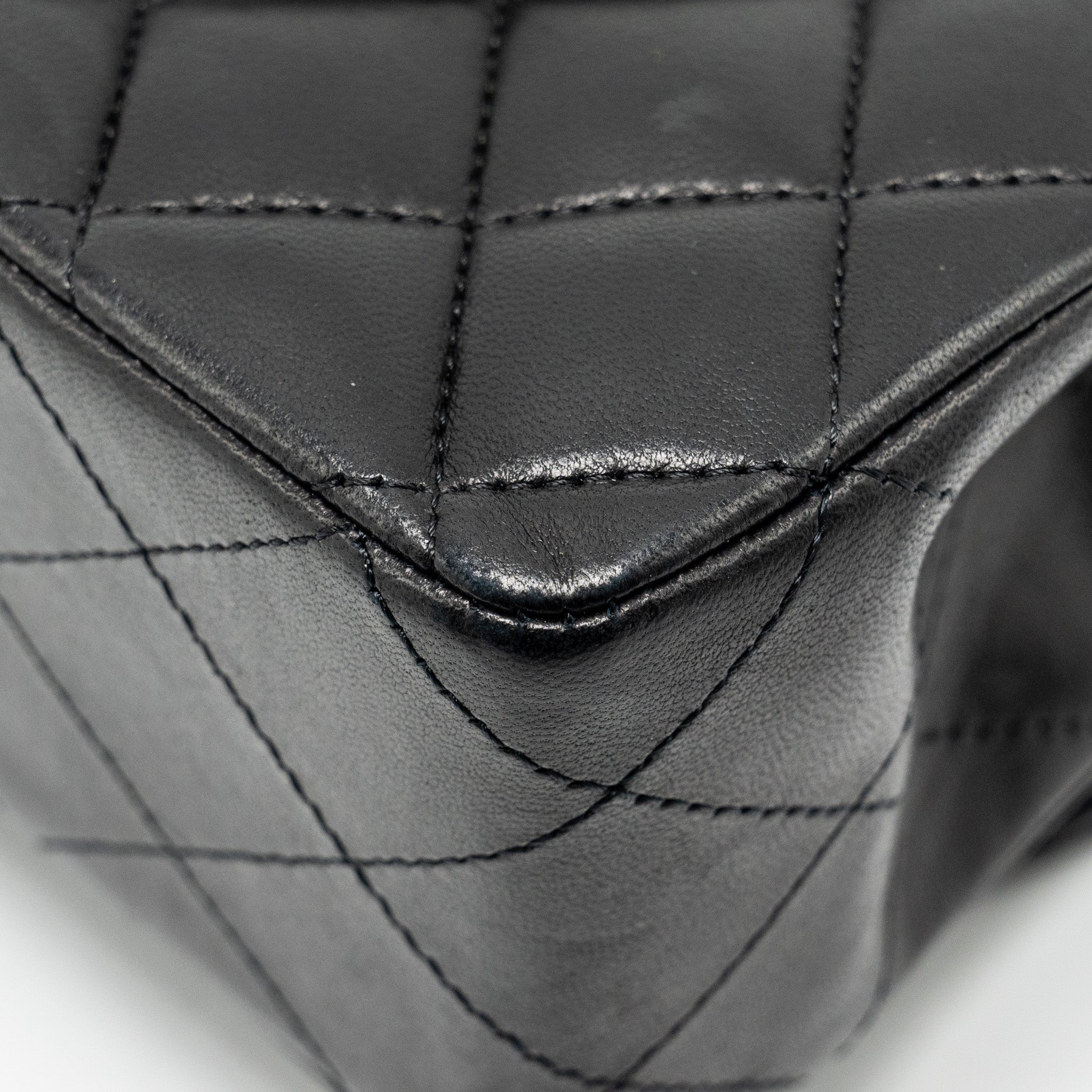 chanel-medium-classic-double-flap-bag-lambskin-black-ghw-copy-1