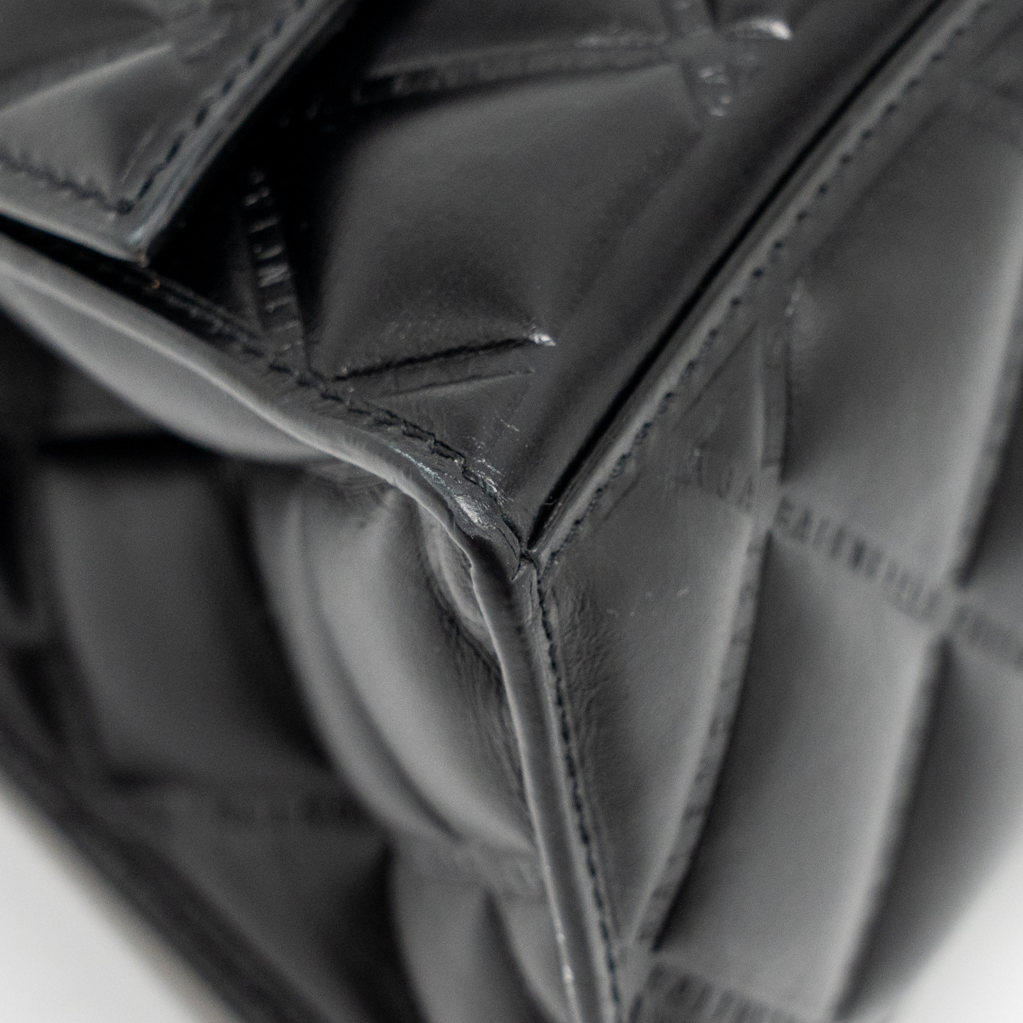 balenciaga-small-hourglass-bag-quilted-calfskin-so-black