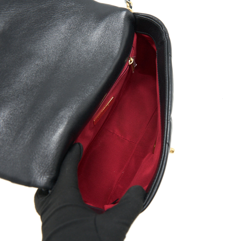 chanel-19-small-in-black-goatskin-leather-1