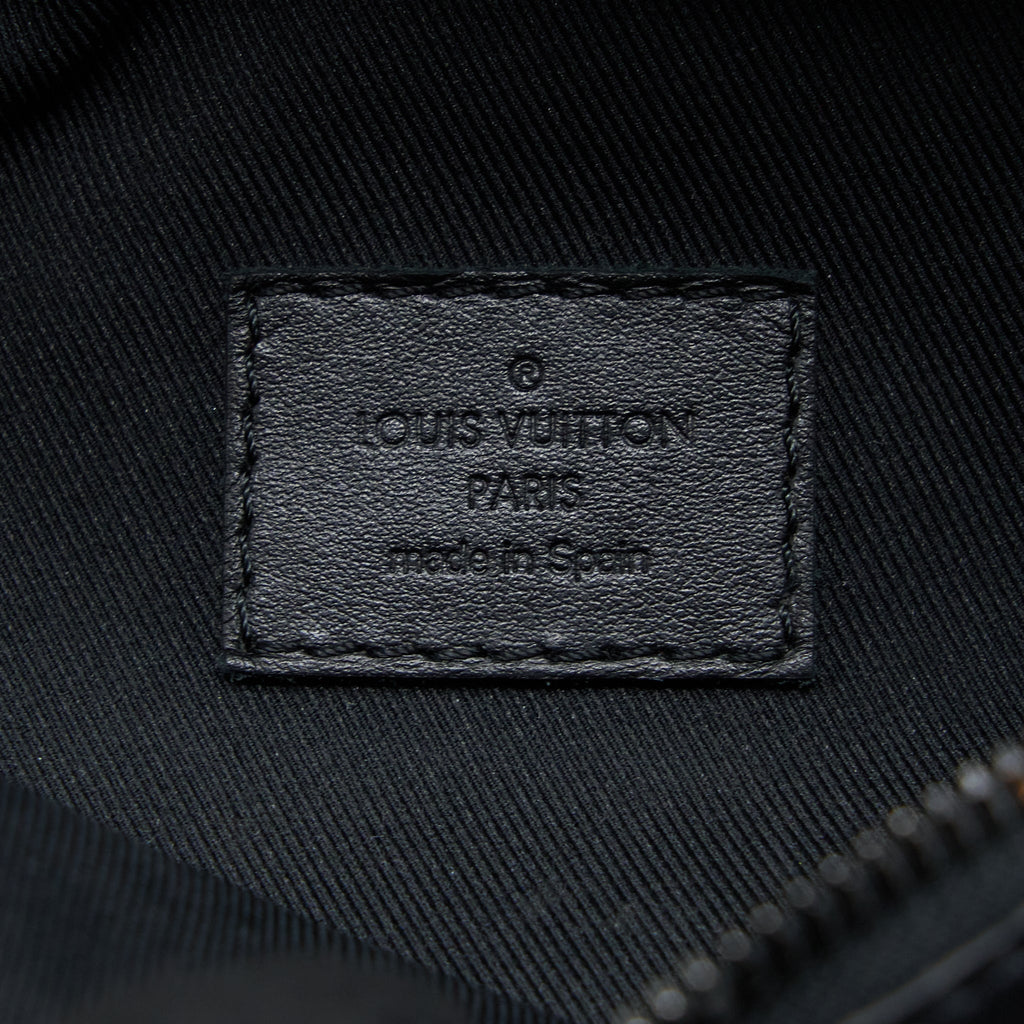 louis-vuitton-discovery-bumbag-pm-monogram-shadow-calfskin-black-with-black-hardware