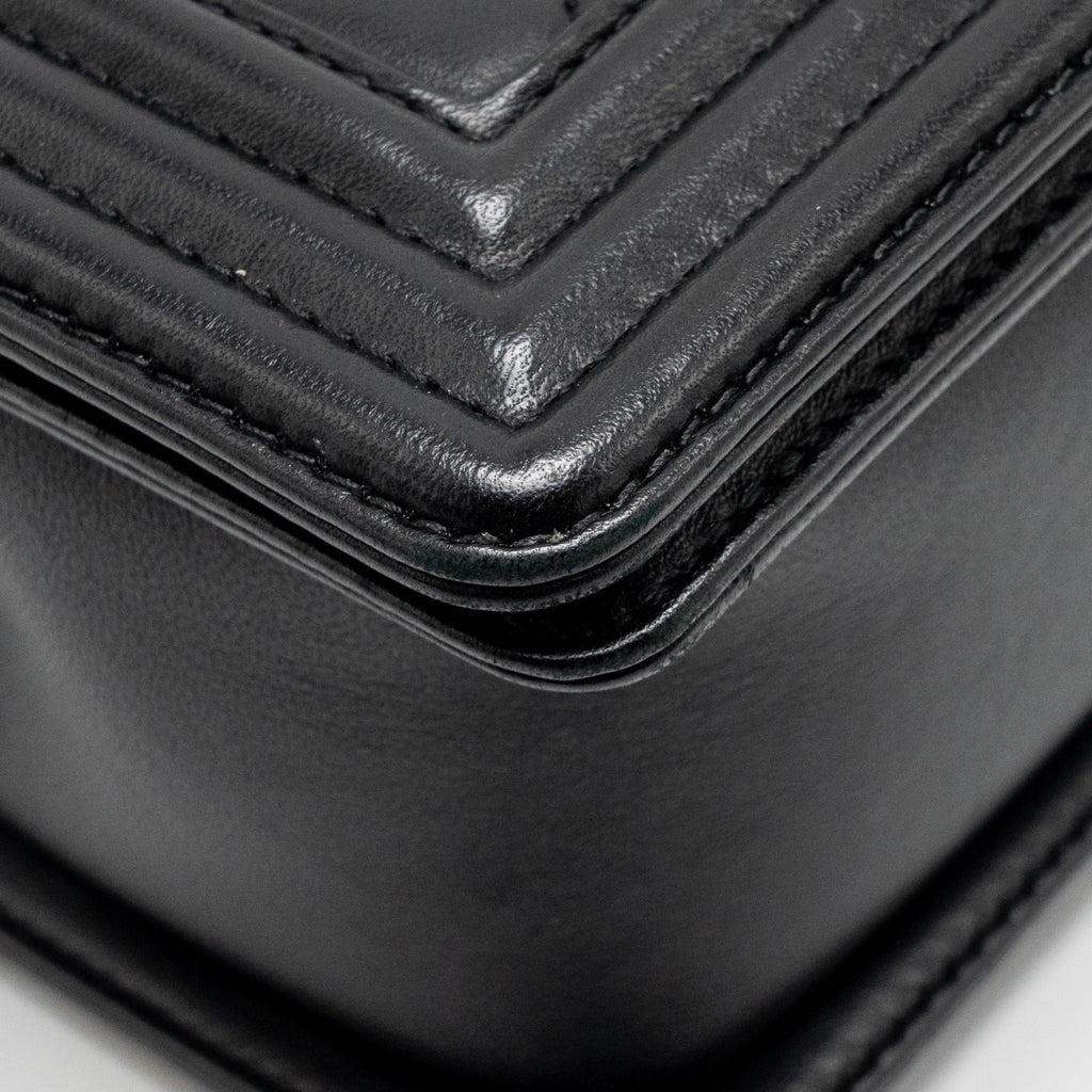 chanel-medium-boy-bag-lambskin-black-ruthenium-hardware-1