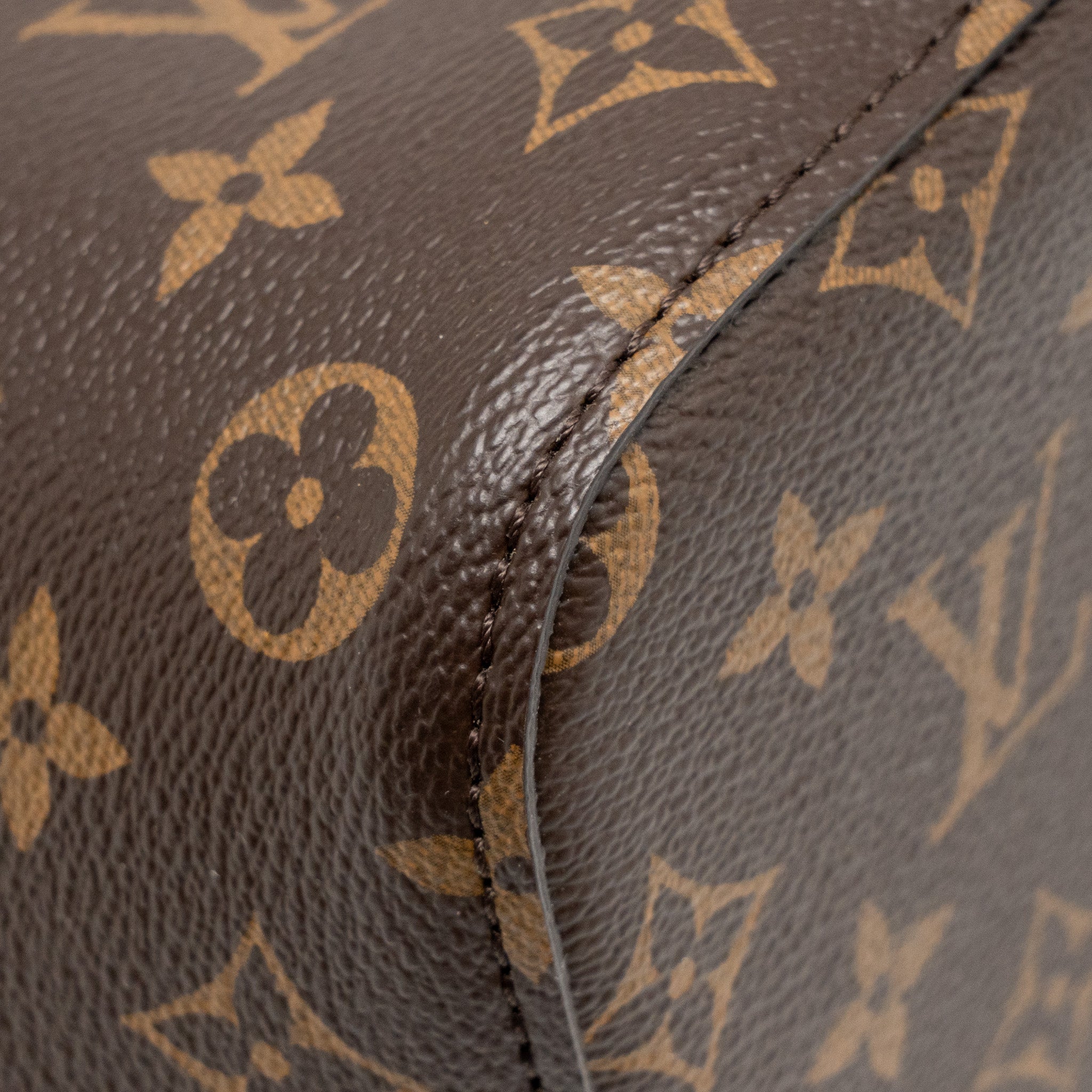 louis-vuitton-neo-noe-monogram-canvas-black-ghw-4
