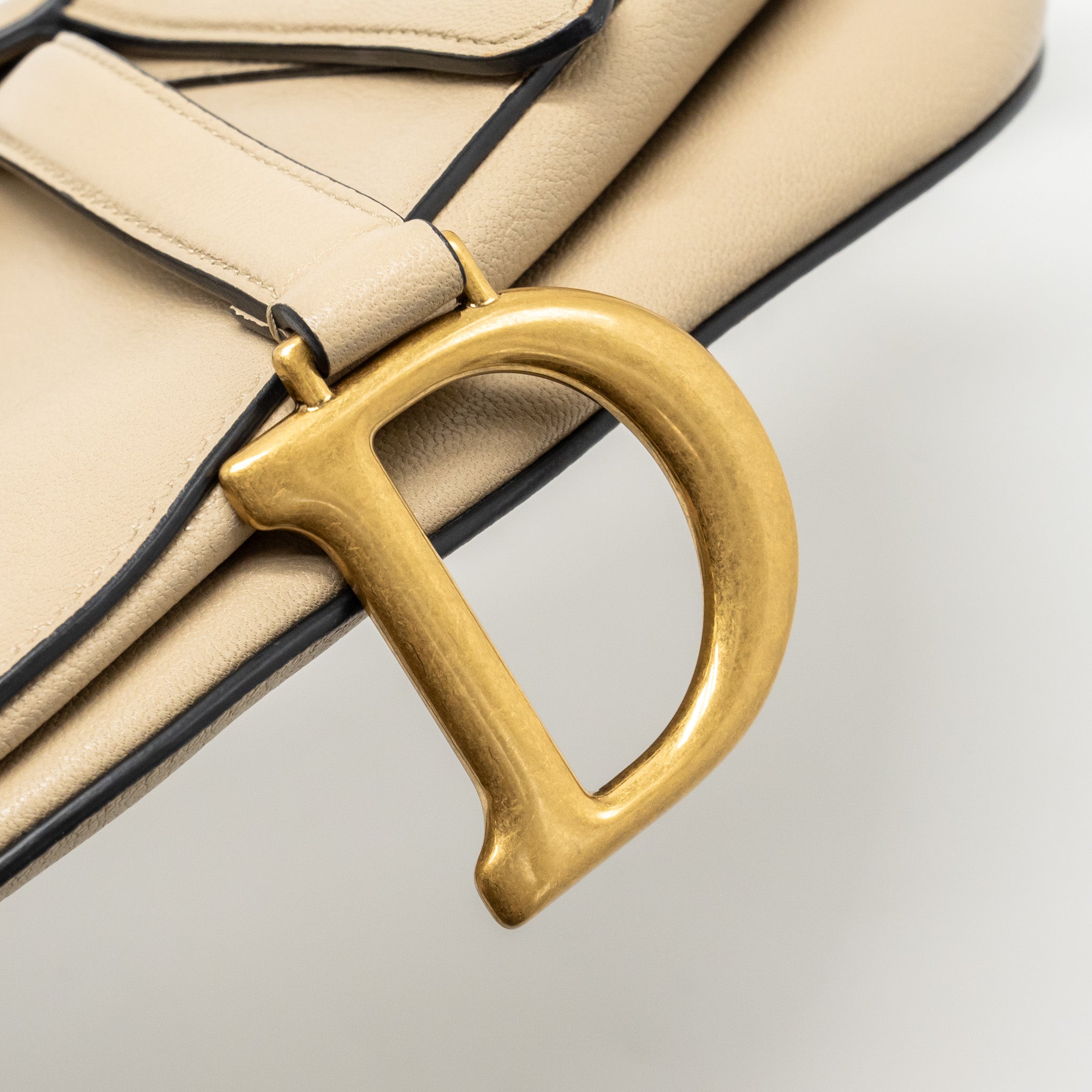 dior-medium-saddle-bag-goatskin-beige-ghw