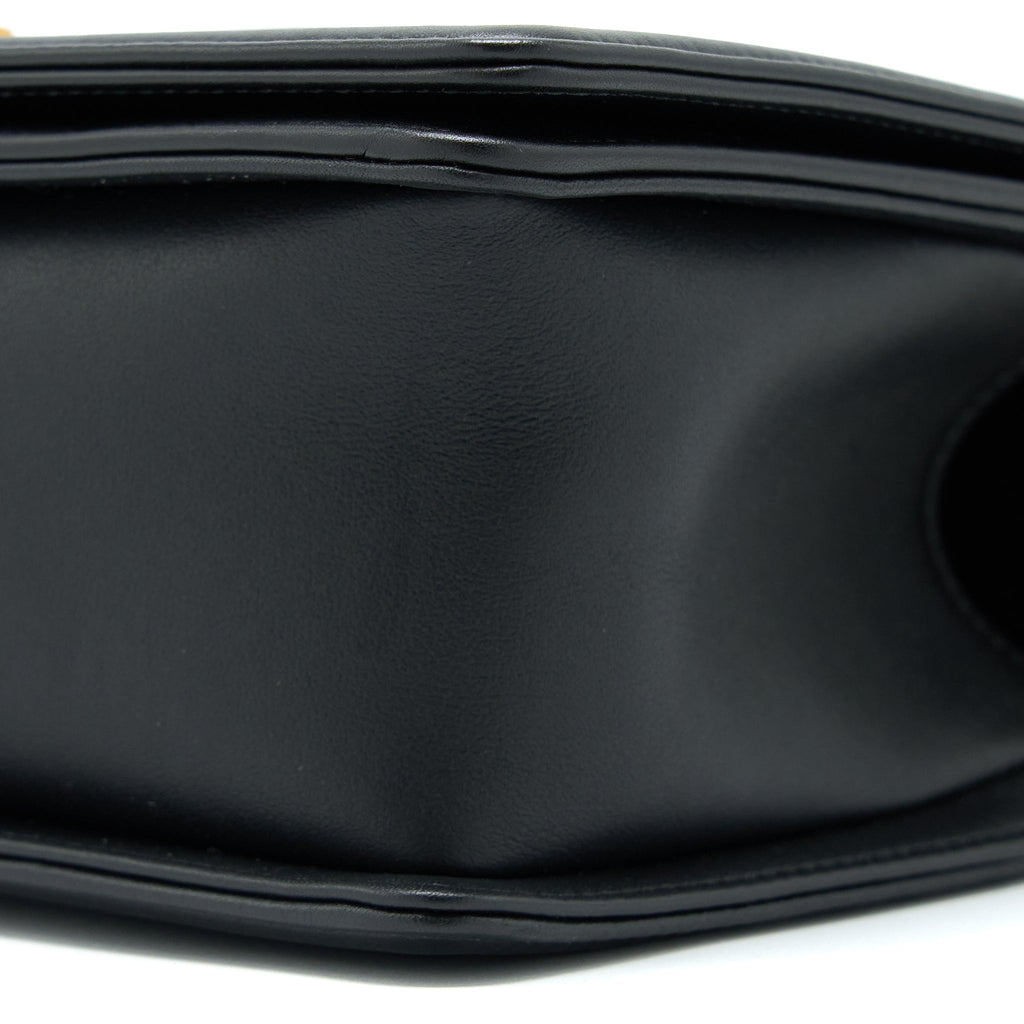 chanel-medium-boy-bag-calfskin-black-ghw-1