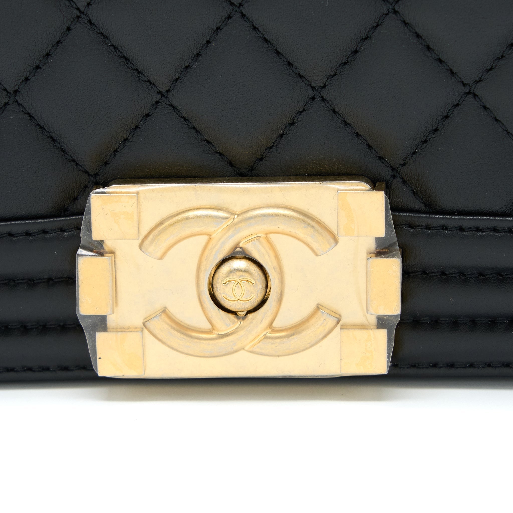 chanel-medium-boy-bag-calfskin-black-ghw-1