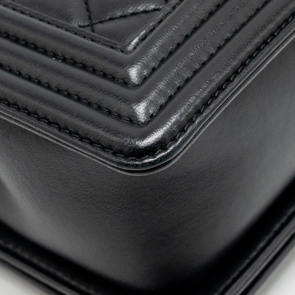 chanel-medium-boy-bag-lambskin-black-ruthenium-hardware-1