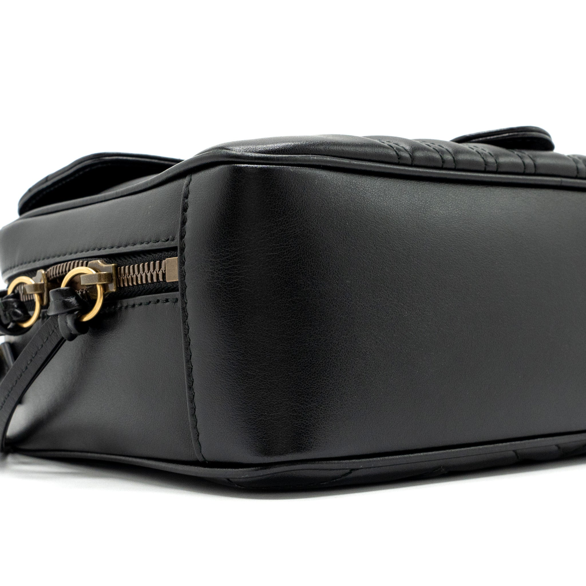 gucci-gg-marmont-matelasse-shoulder-bag-calfskin-black-ghw