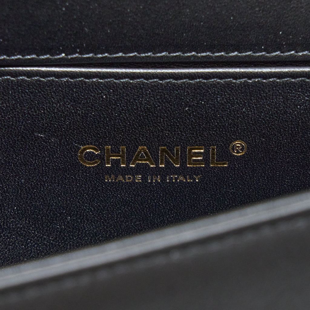 chanel-medium-boy-bag-calfskin-black-ghw-1