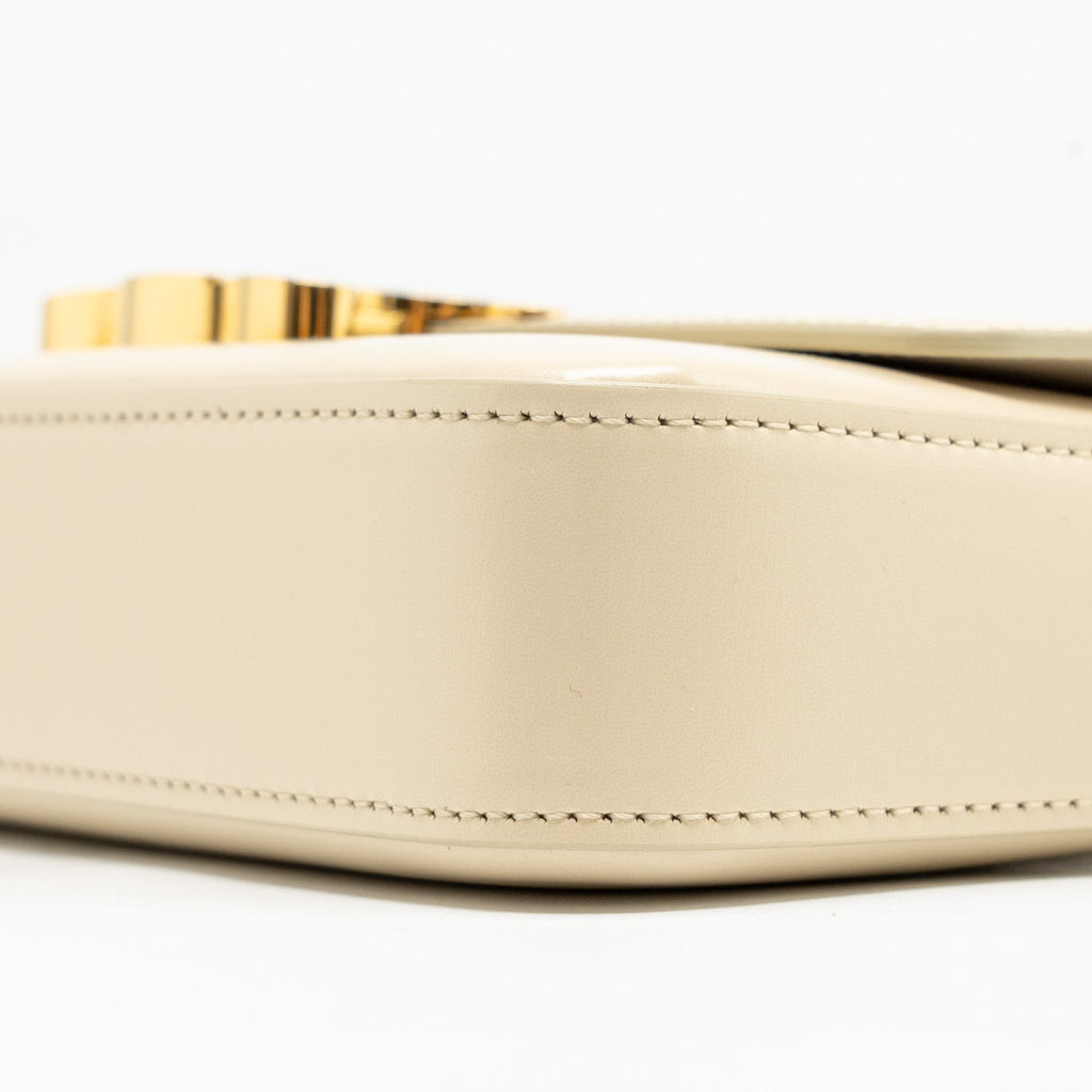 celine-triomphe-shouder-bag-shiny-calfskin-ivory-ghw