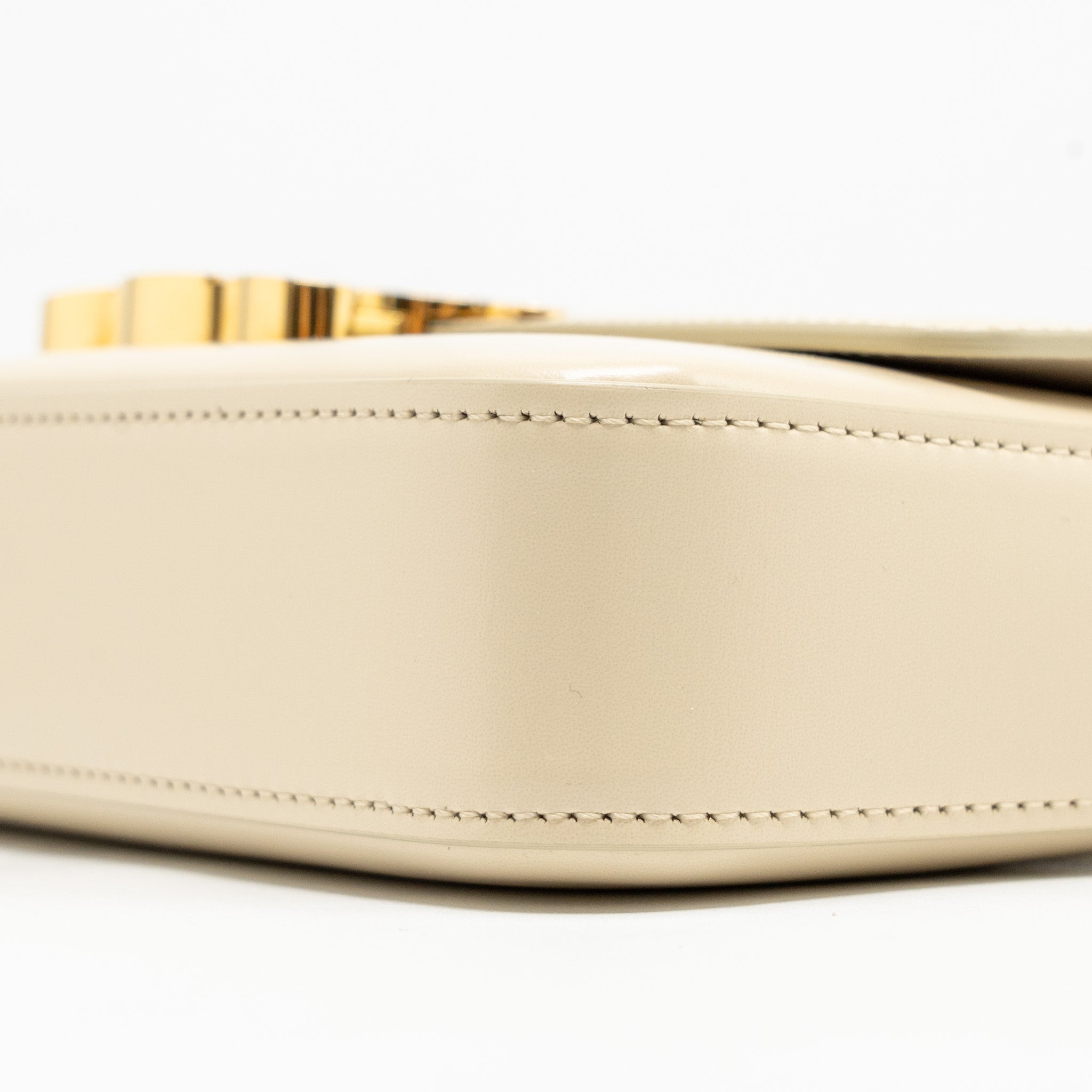 celine-triomphe-shouder-bag-shiny-calfskin-ivory-ghw