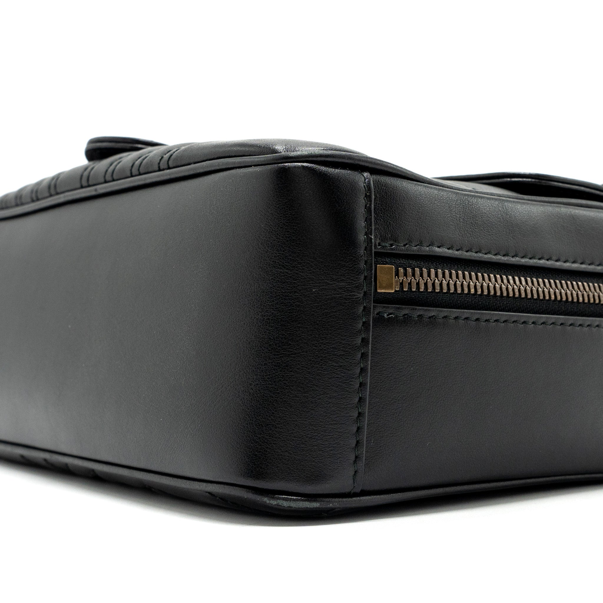gucci-gg-marmont-matelasse-shoulder-bag-calfskin-black-ghw