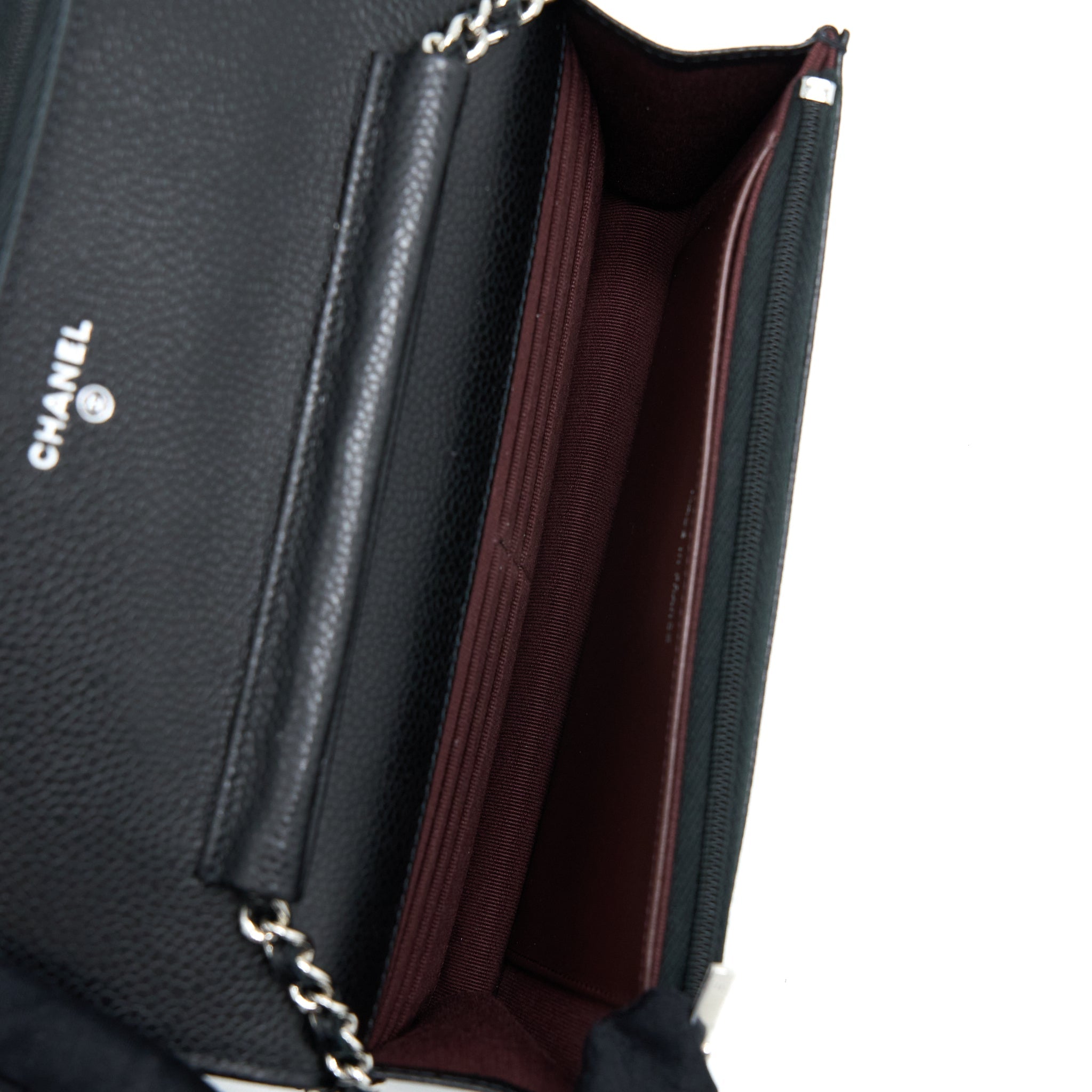 chanel-classic-wallet-on-chain-caviar-black-shwmicrochip