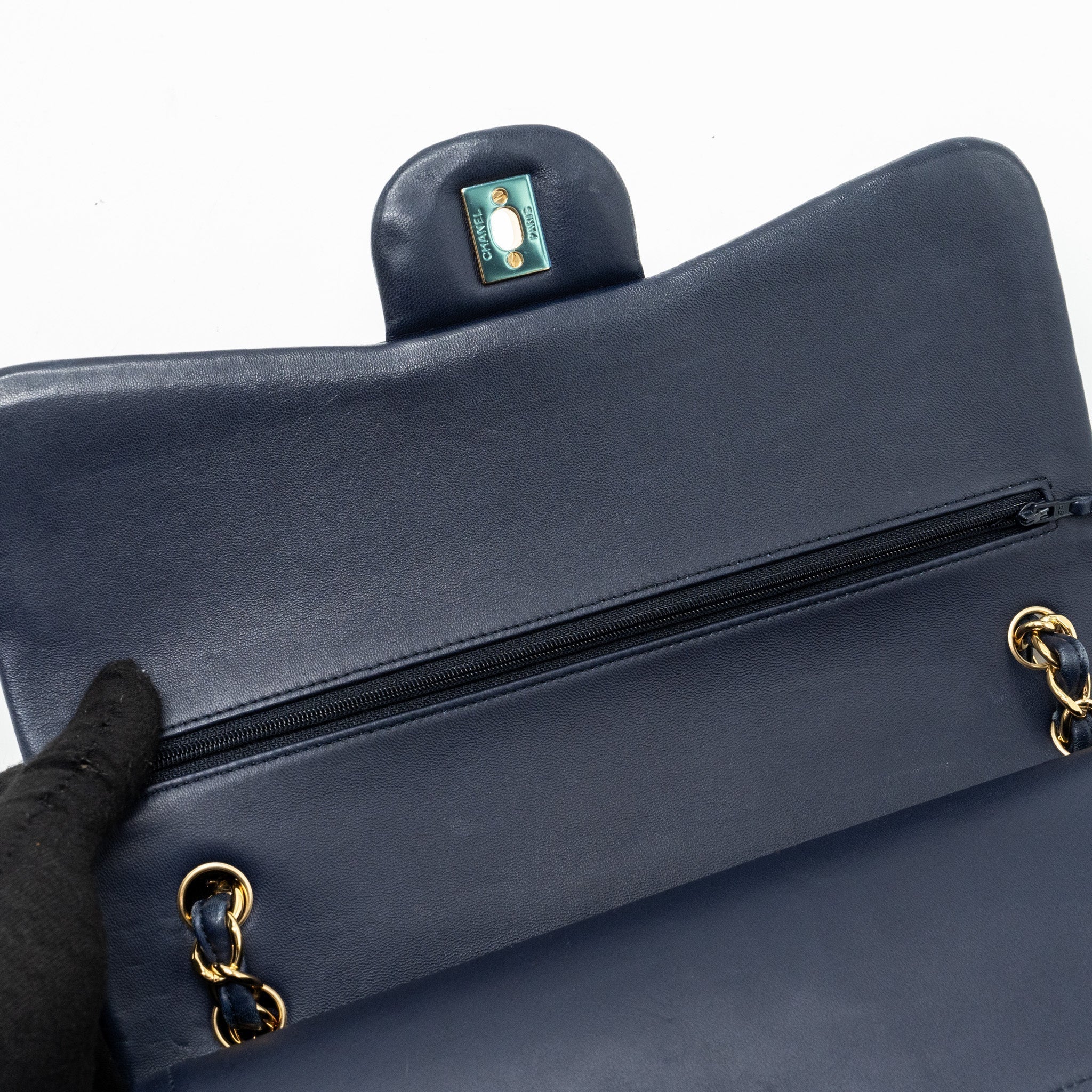 chanel-jumbo-classic-double-flap-lambskin-navy-ghw