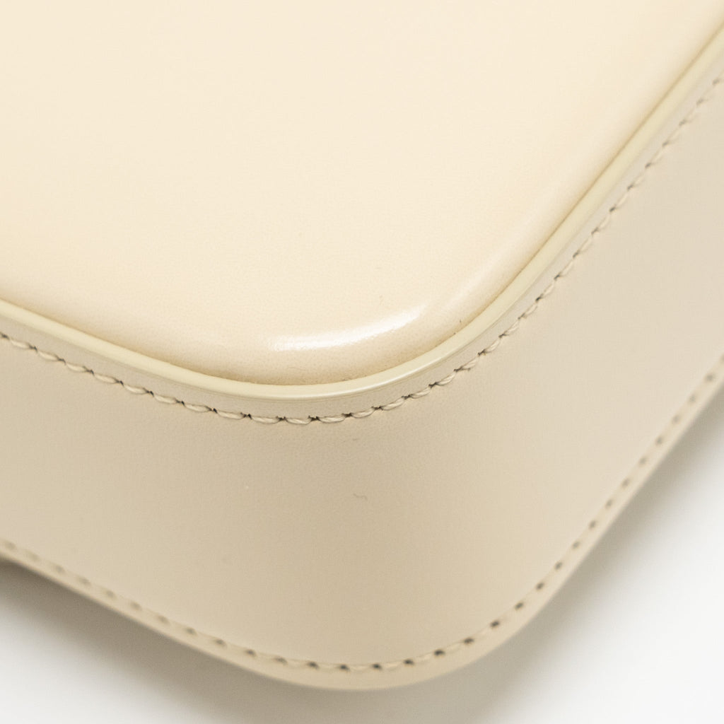 celine-triomphe-shouder-bag-shiny-calfskin-ivory-ghw