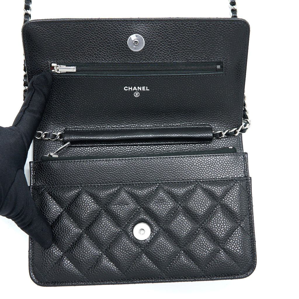 chanel-classic-wallet-on-chain-caviar-black-shwmicrochip