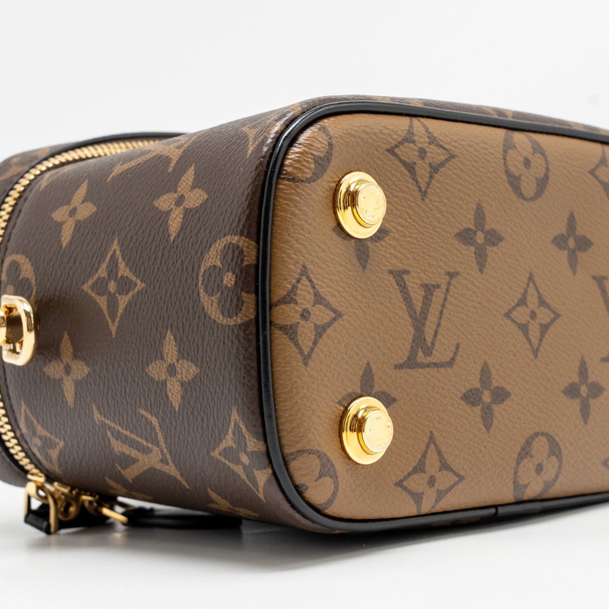 louis-vuitton-vanity-pm-monogram-canvas-ghw-3
