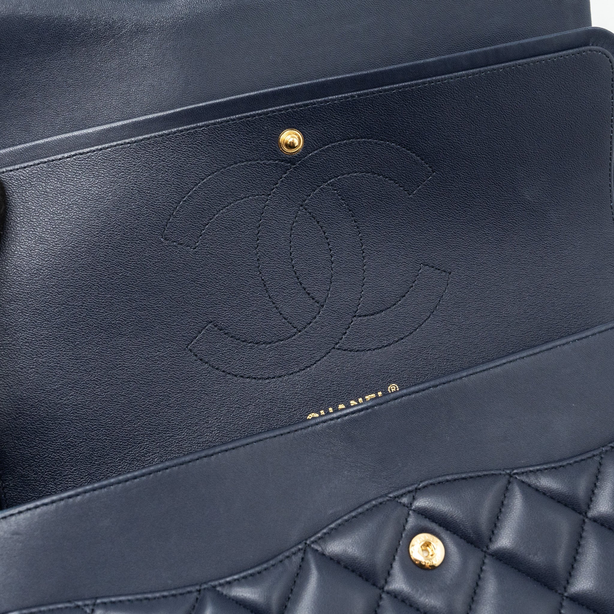 chanel-jumbo-classic-double-flap-lambskin-navy-ghw