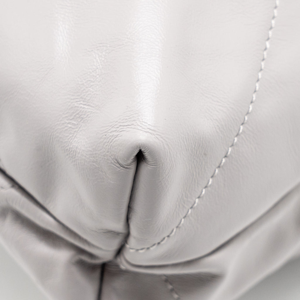 chanel-medium-22-bag-shiny-calfskin-grey-shw-microchip-copy